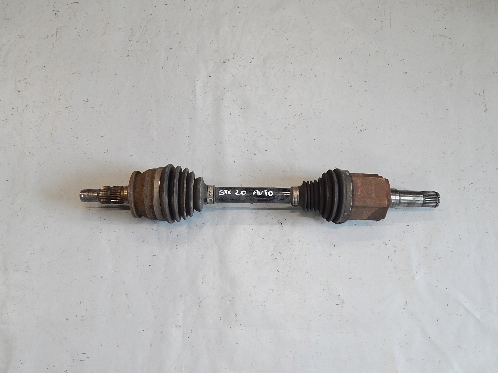 13335152 - OPEL ASTRA J GTC 2.0 CDTI ЛІВИЙ ВАЛ AAFG