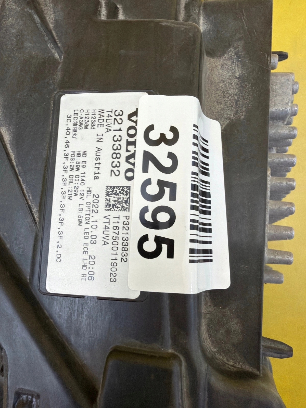 light right front Volvo XC40 Lift Full Led 32133832