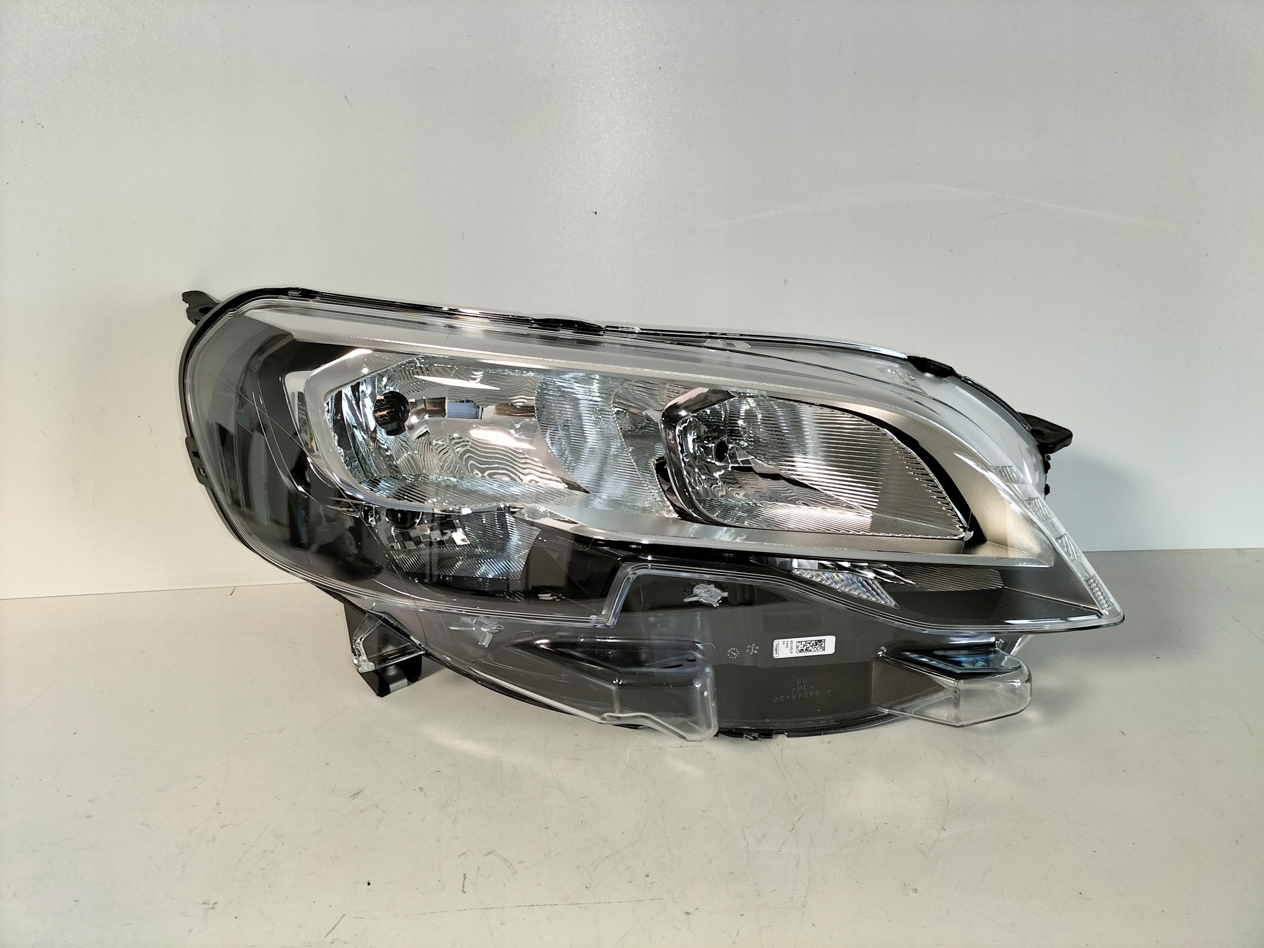 light front reflektor right PEUGEOT EXPERT III 16- TRAVELLER
