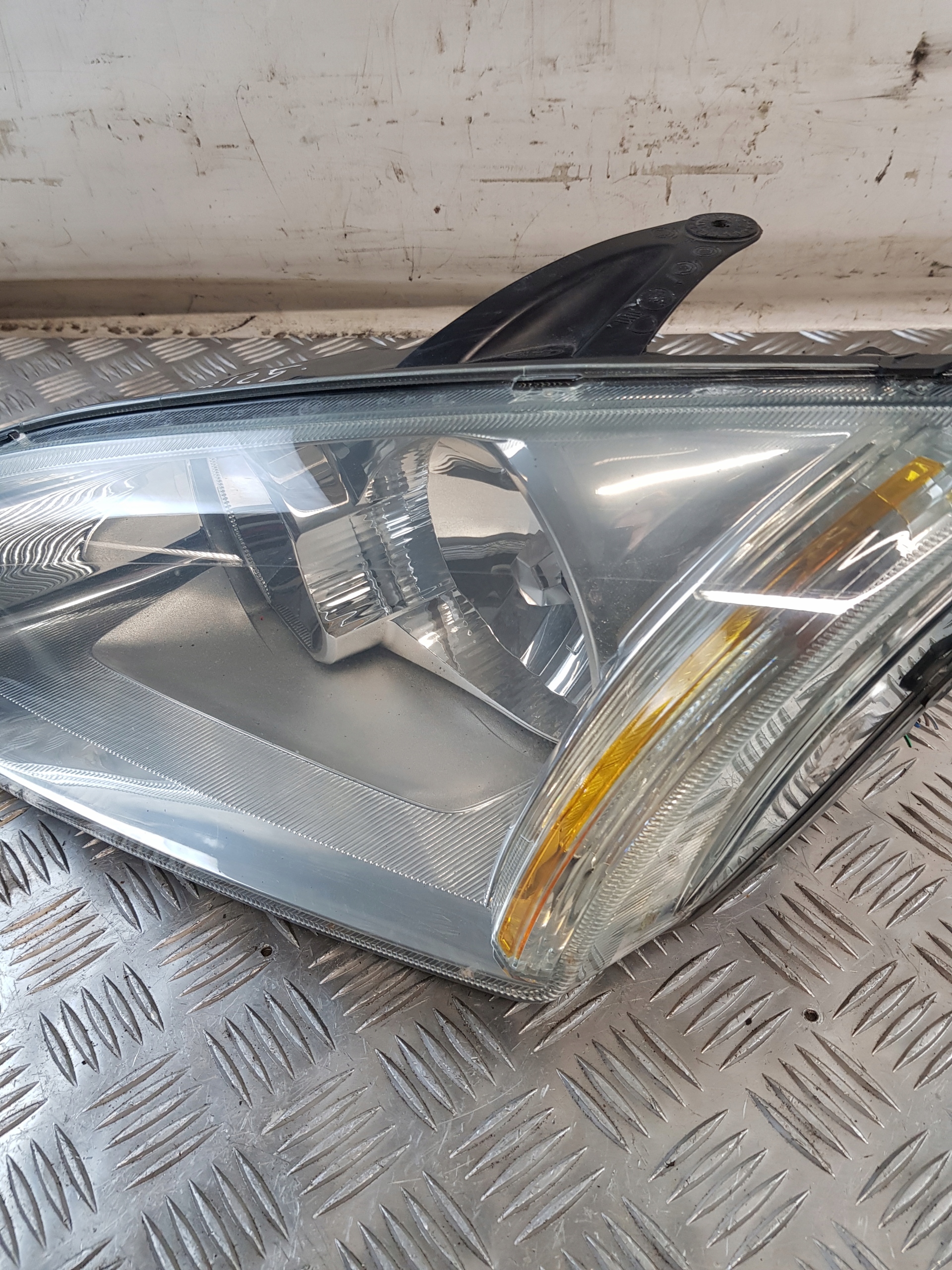 light left front 4M51-13K060-BA FORD FOCUS MK2 EUROPA