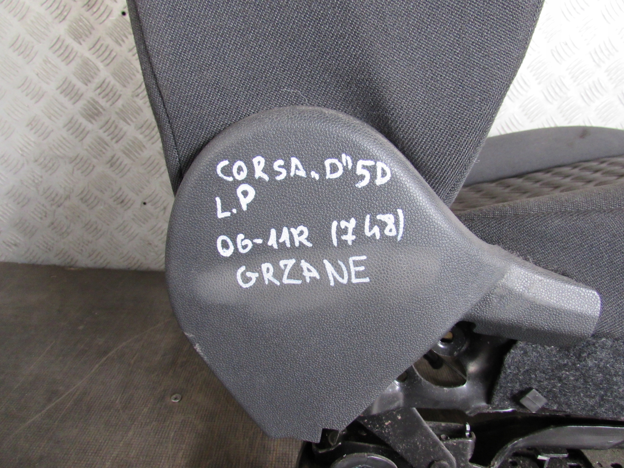 кресло передний левый opel CORSA d 06-11 r.