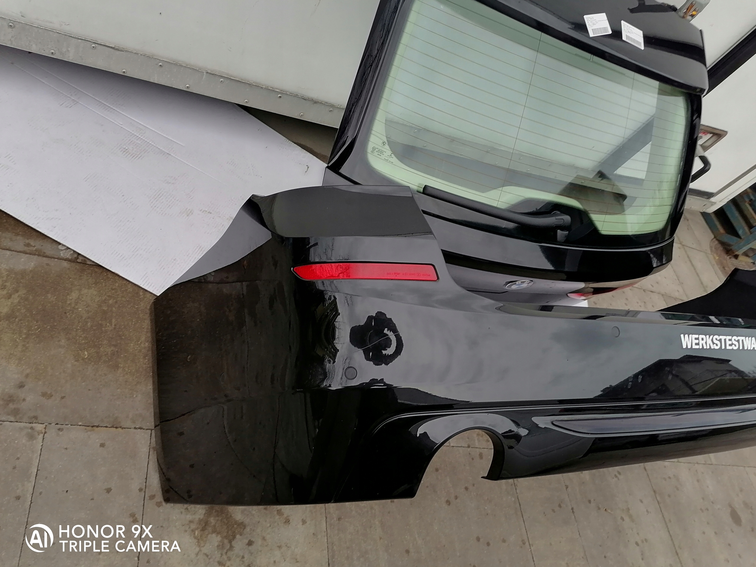 TYLNA KLAPA BAGAŻNIKA ZDERZAK LAMPY BMW 5G31 475 Typ samochodu Samochody osobowe