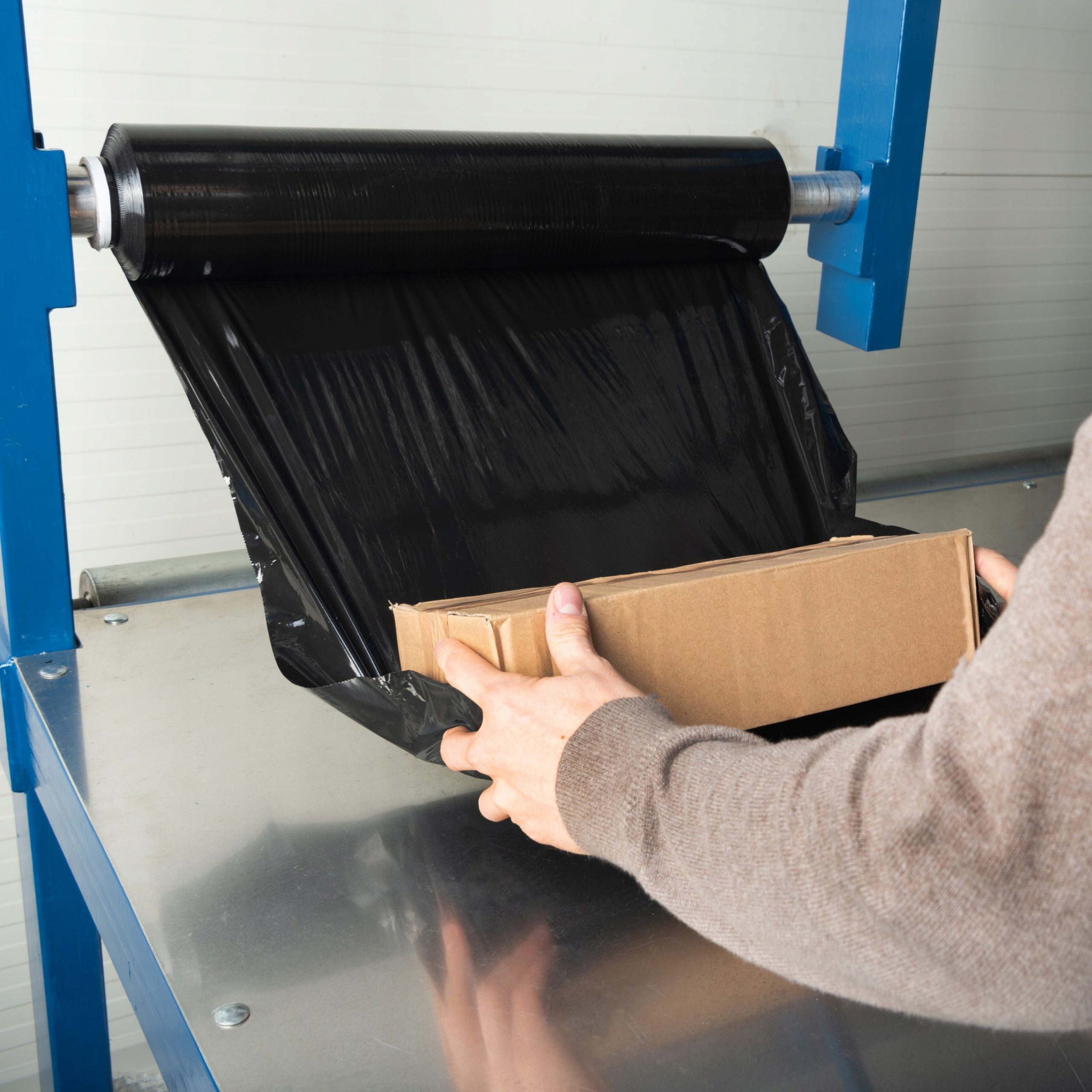 Stretch ręczny czarny folia strecz 3kg x 50cm Waga netto folii 2.75 kg