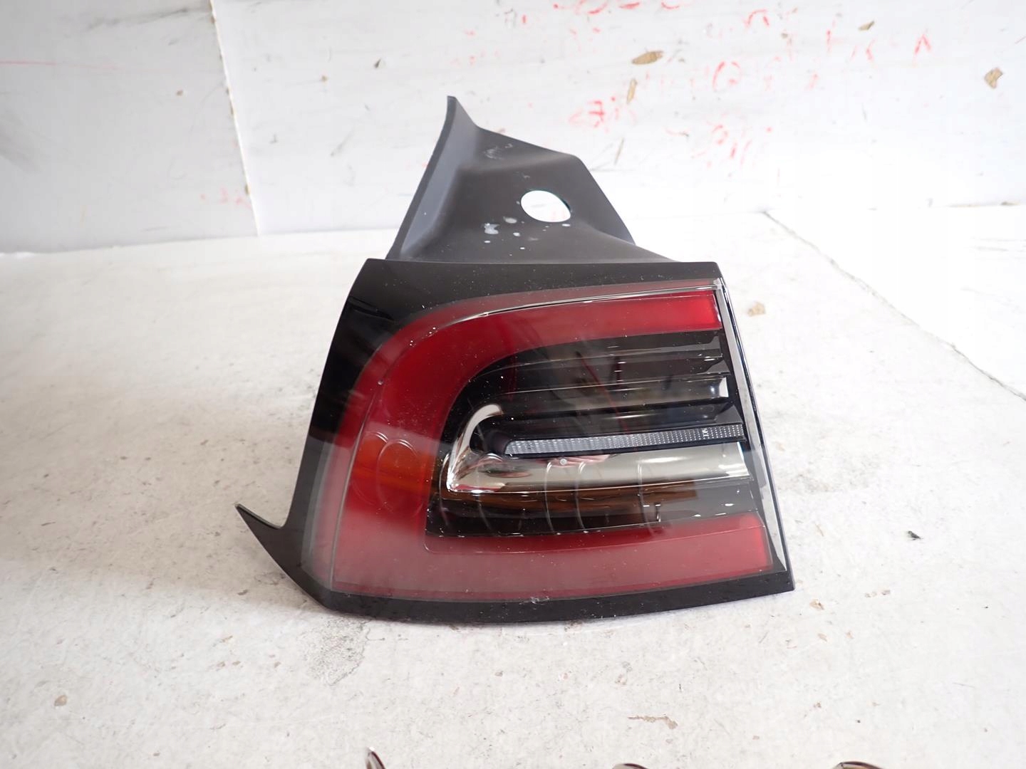 light rear part rear left TESLA 3 2017