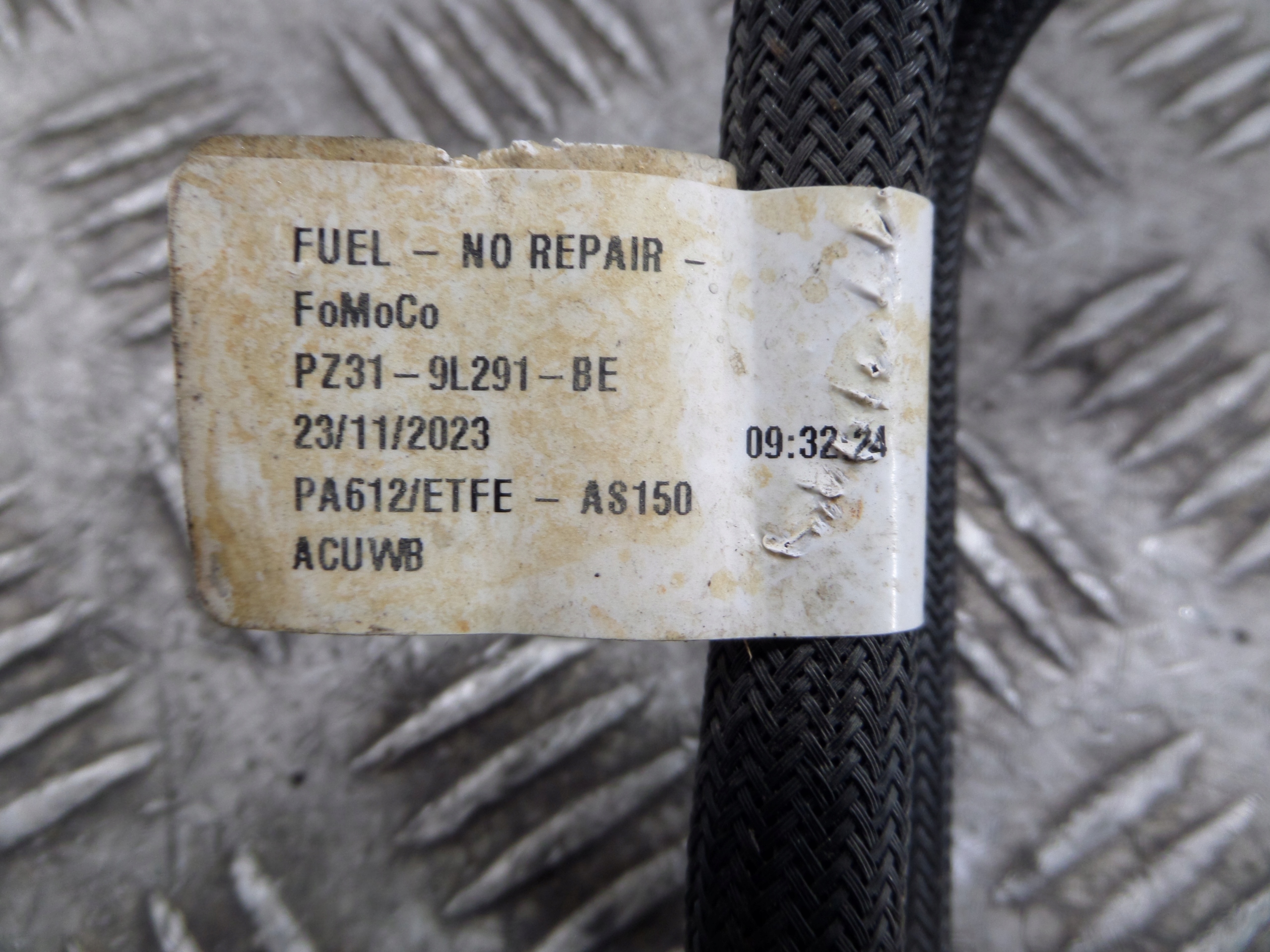 fuel hose FORD CUSTOM MK2 PZ31-9L291-BE