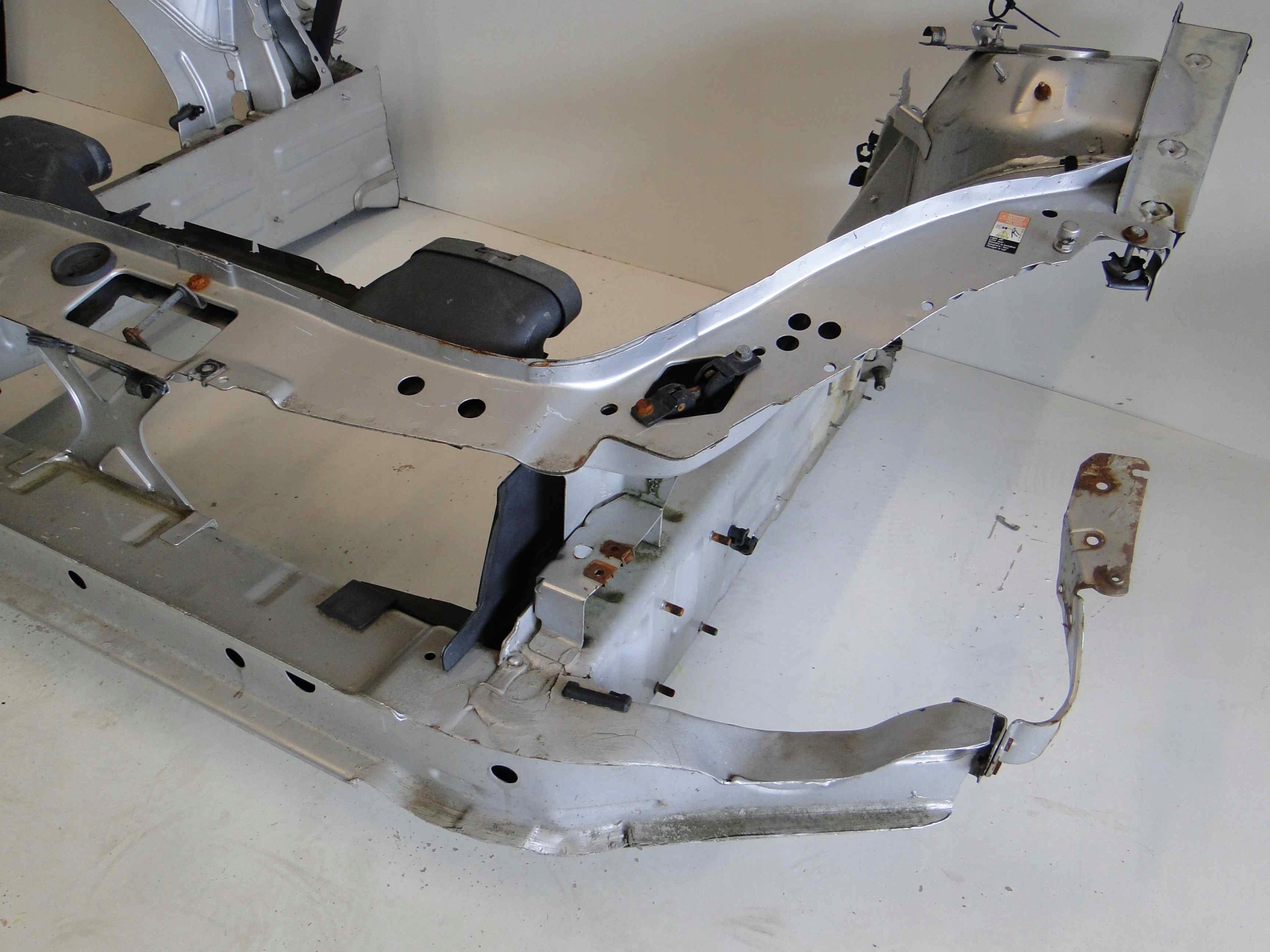 MERCEDES SLK R171 171 PAS PRZEDNI PODŁUŻNICA BELKA Jakość części (zgodnie z GVO) O - oryginał z logo producenta pojazdu (OE)