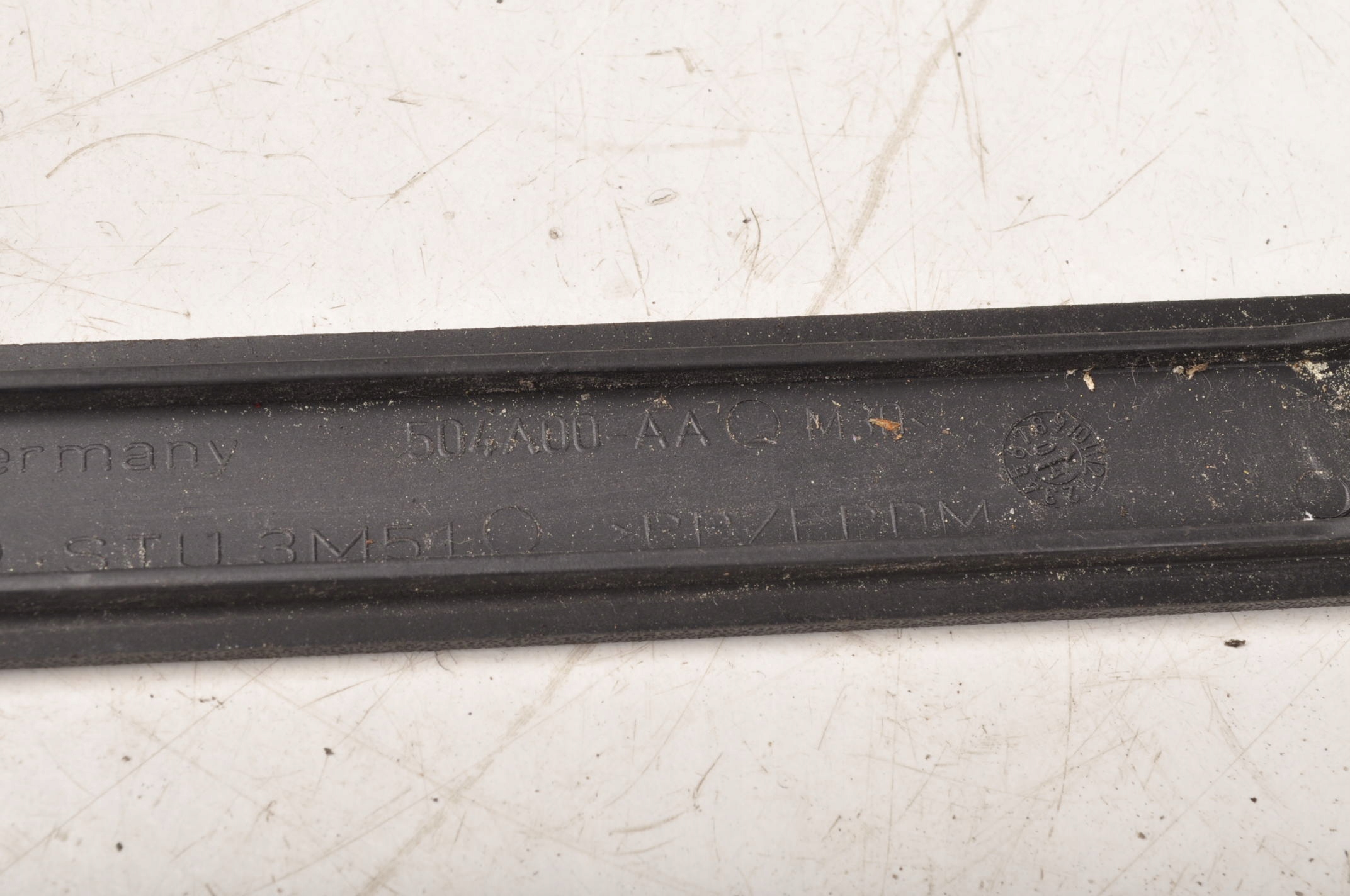 FORD FOCUS C-MAX ZAŚLEPKA ZAŚLEPKI RELINGÓW DACHU Typ samochodu Samochody osobowe