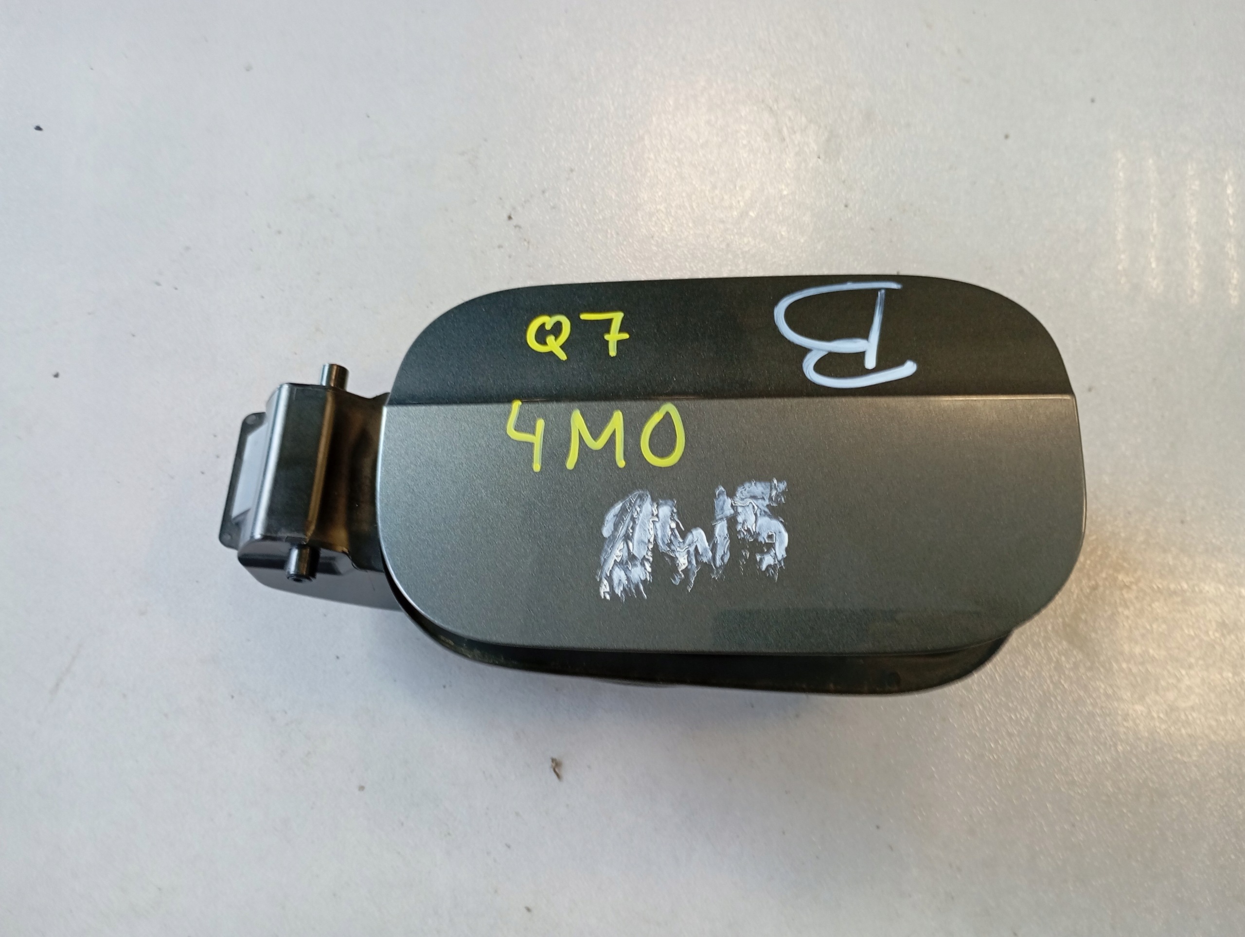Volet trappe carburant Carburant AUDI Q7 4M0809906
