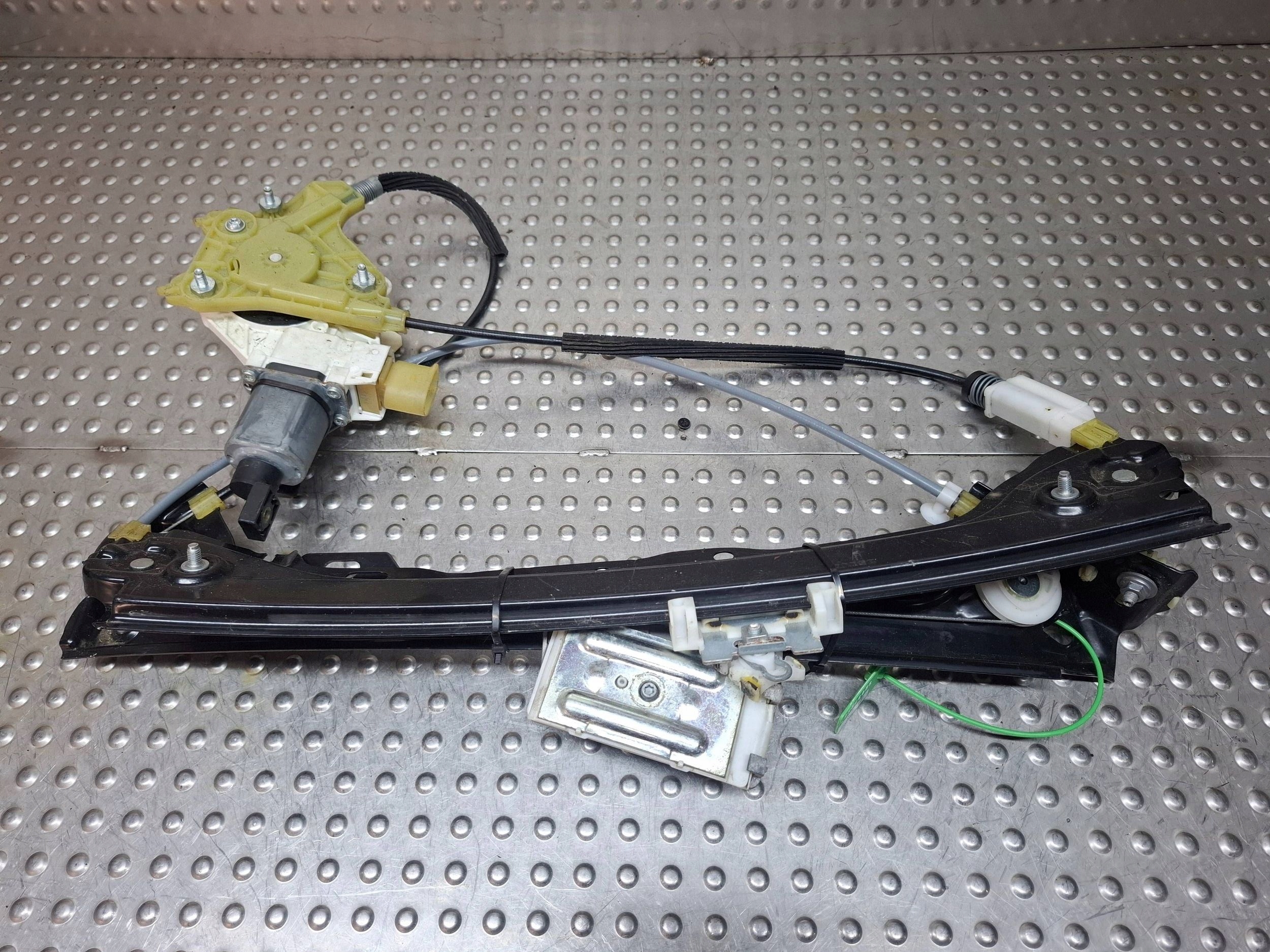 Mécanisme Lève vitres Vitre Droite Avant 0130822403 BMW E92 E93