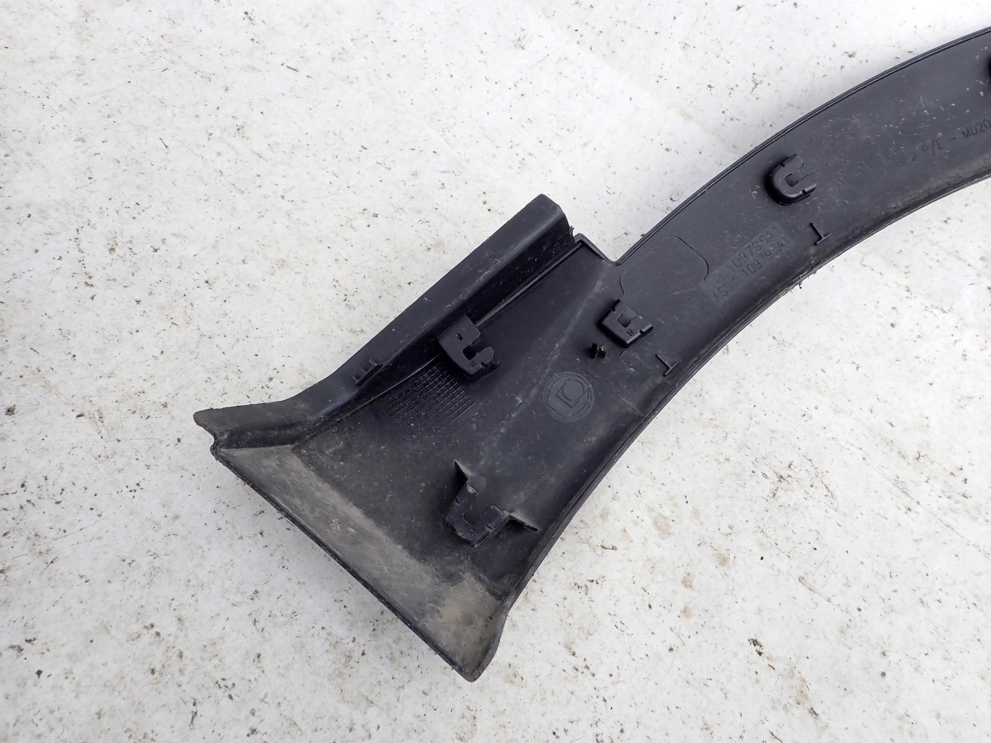 PEUGEOT 3008 II 2 16-> moulding cap left front