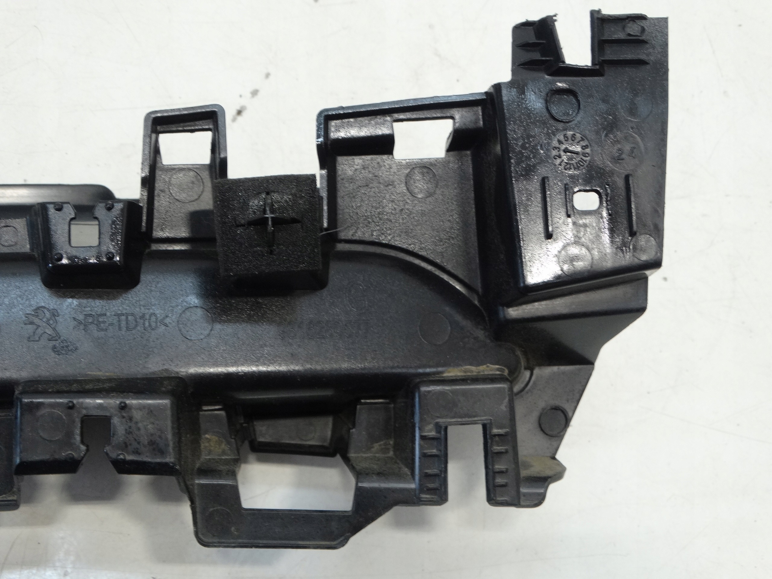 cover bracket boot left PEUGEOT 3008 II 5008 II 9816280577