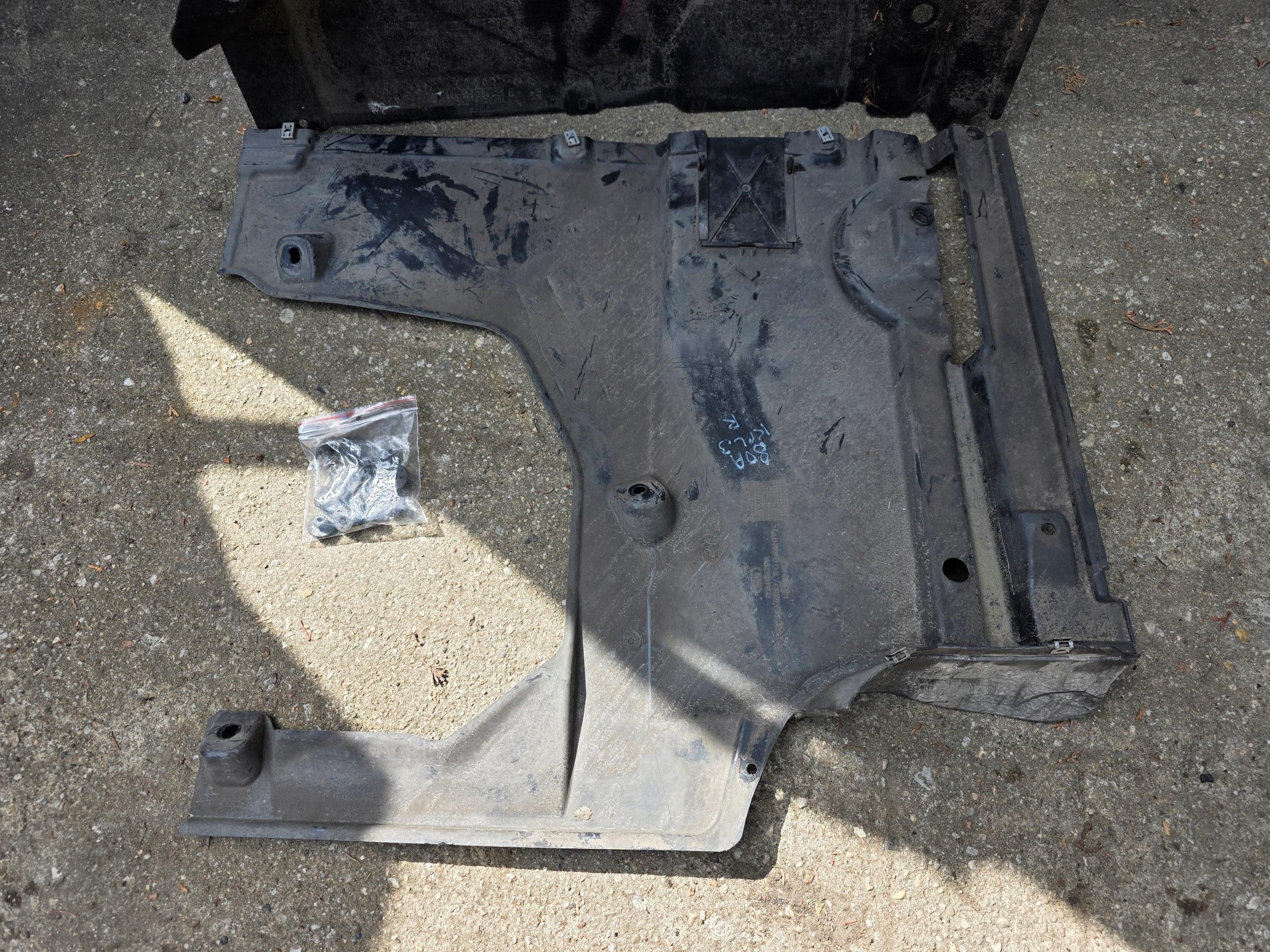 cover chassis right covers below AUTO AUDI Q5 II FY 80A KOMPLET