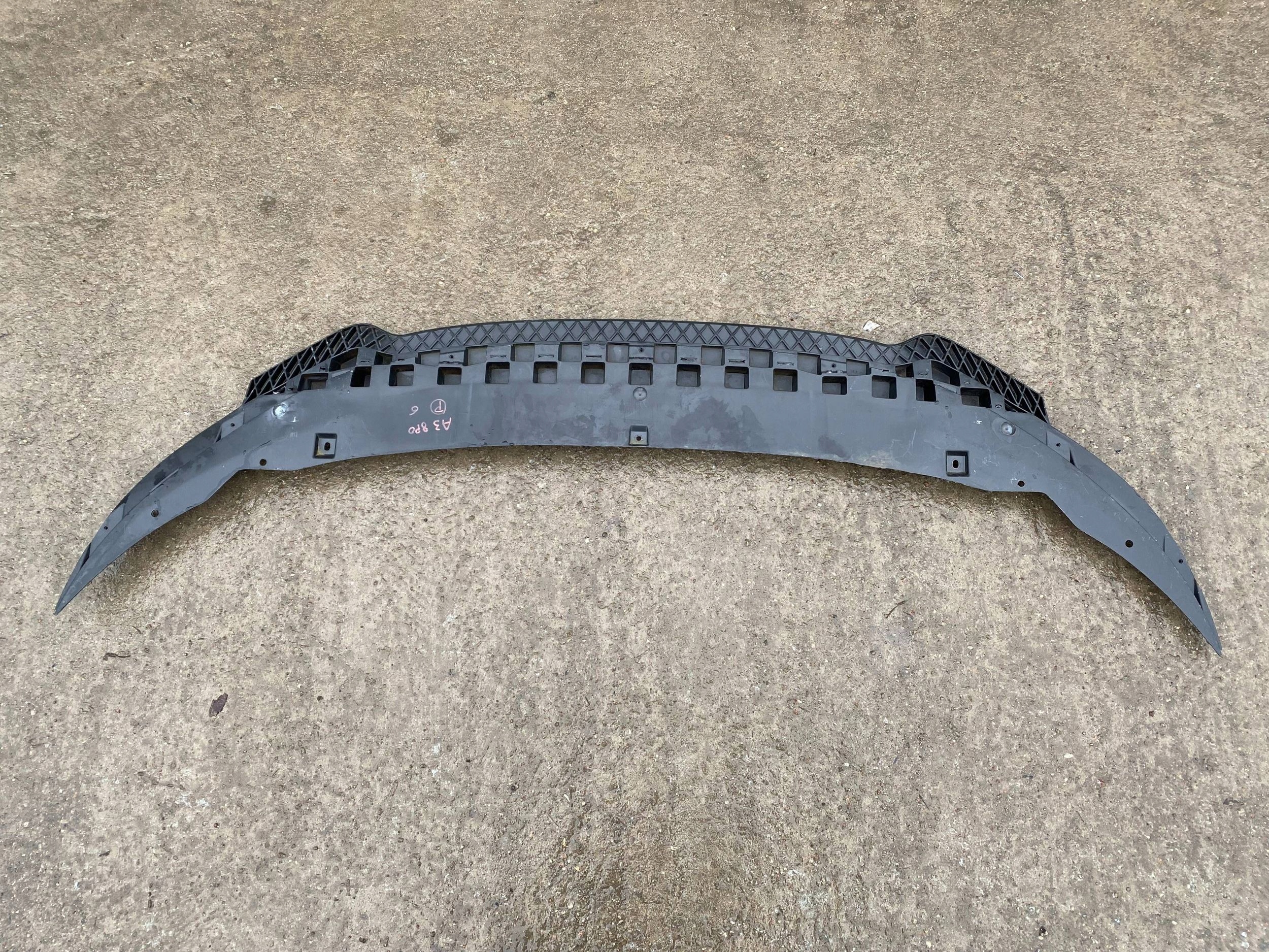 AUDI A3 8P S-LINE Blende Abdeckung abdeckung untere der Stoßstange vorne 8P0807233