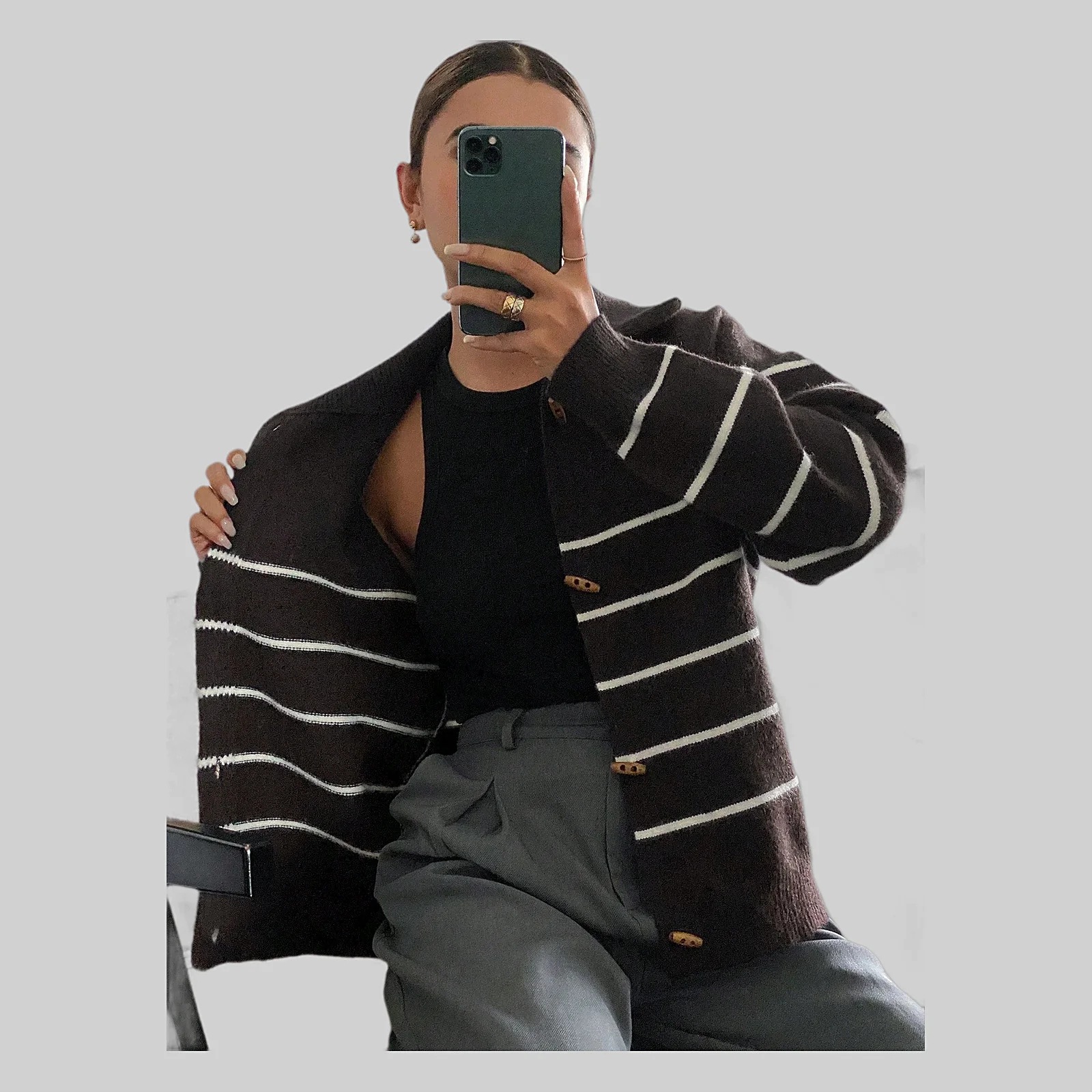 Kardigan dámský volný hnědý pruhovaný svetr s dlouhým rukávem casual Xs 34