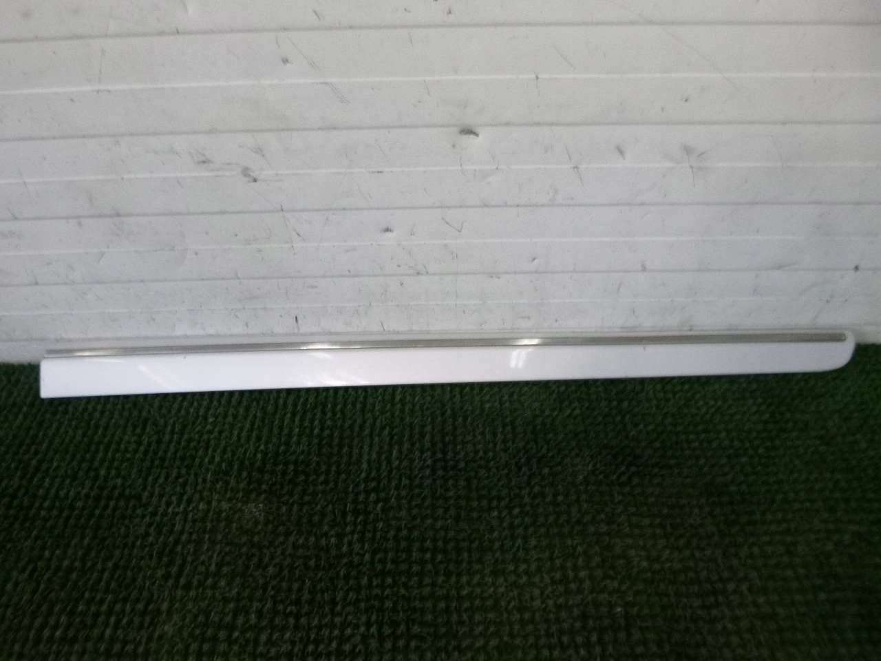 MERCEDES W169 W246 moulding door right front CHROM