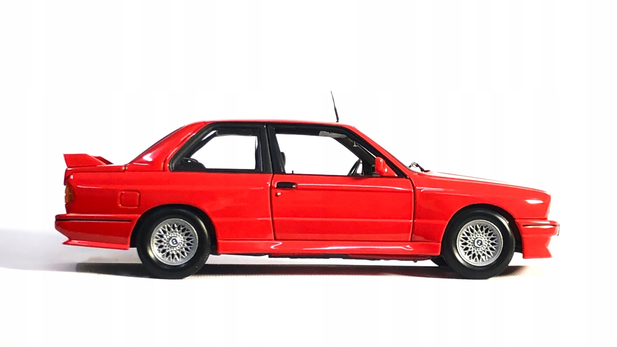 Miniatura 1986 BMW M3 E30 Misanorot 1:18 za 3330 Kč od WARSZAWA - Allegro -  (13093783440)