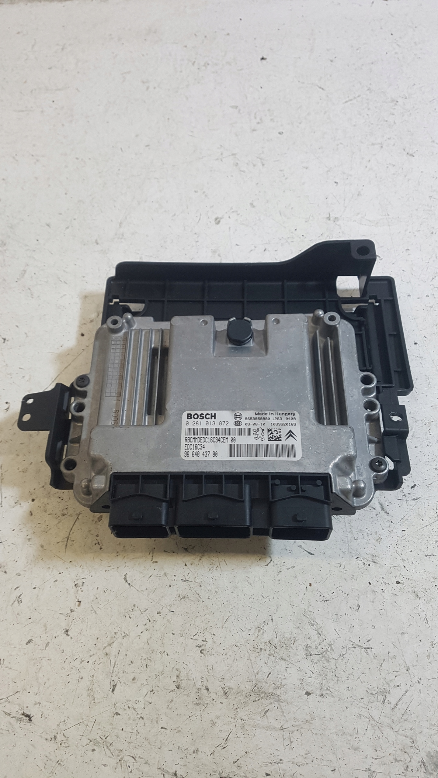 computer of the engine control unit PEUGEOT 308 0281013872 9664843780