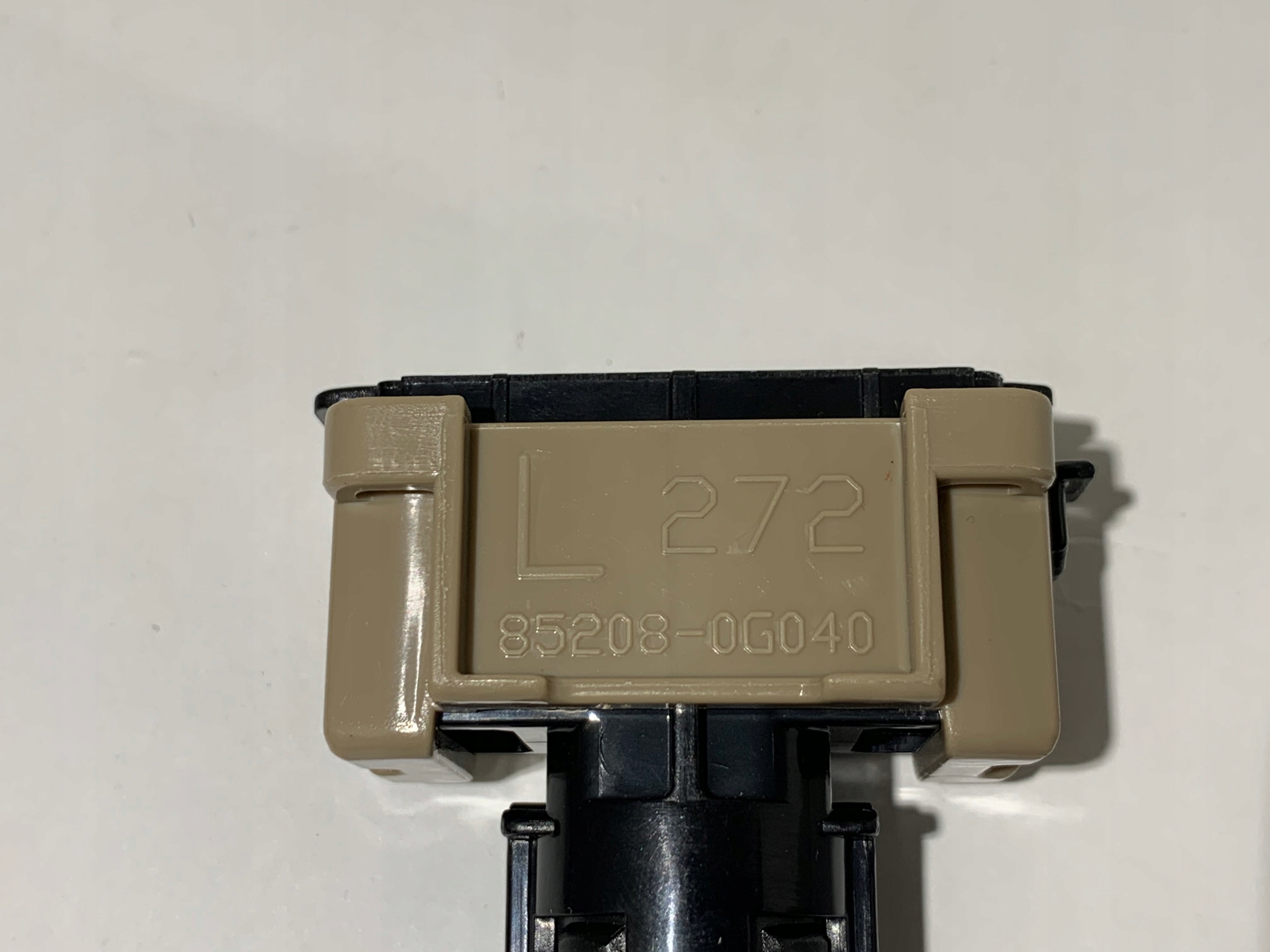 LAND CRUISER PRADO J150 17- SPRYSKIWACZ REFLEKTORA Numer katalogowy oryginału 85208-0G040