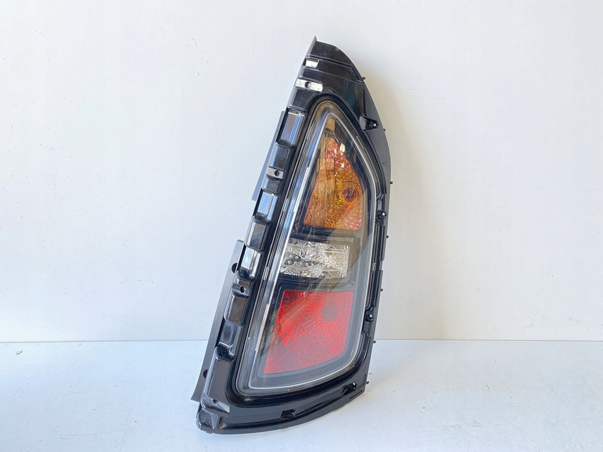 правый задний фонарь kia SOUL 2009 год