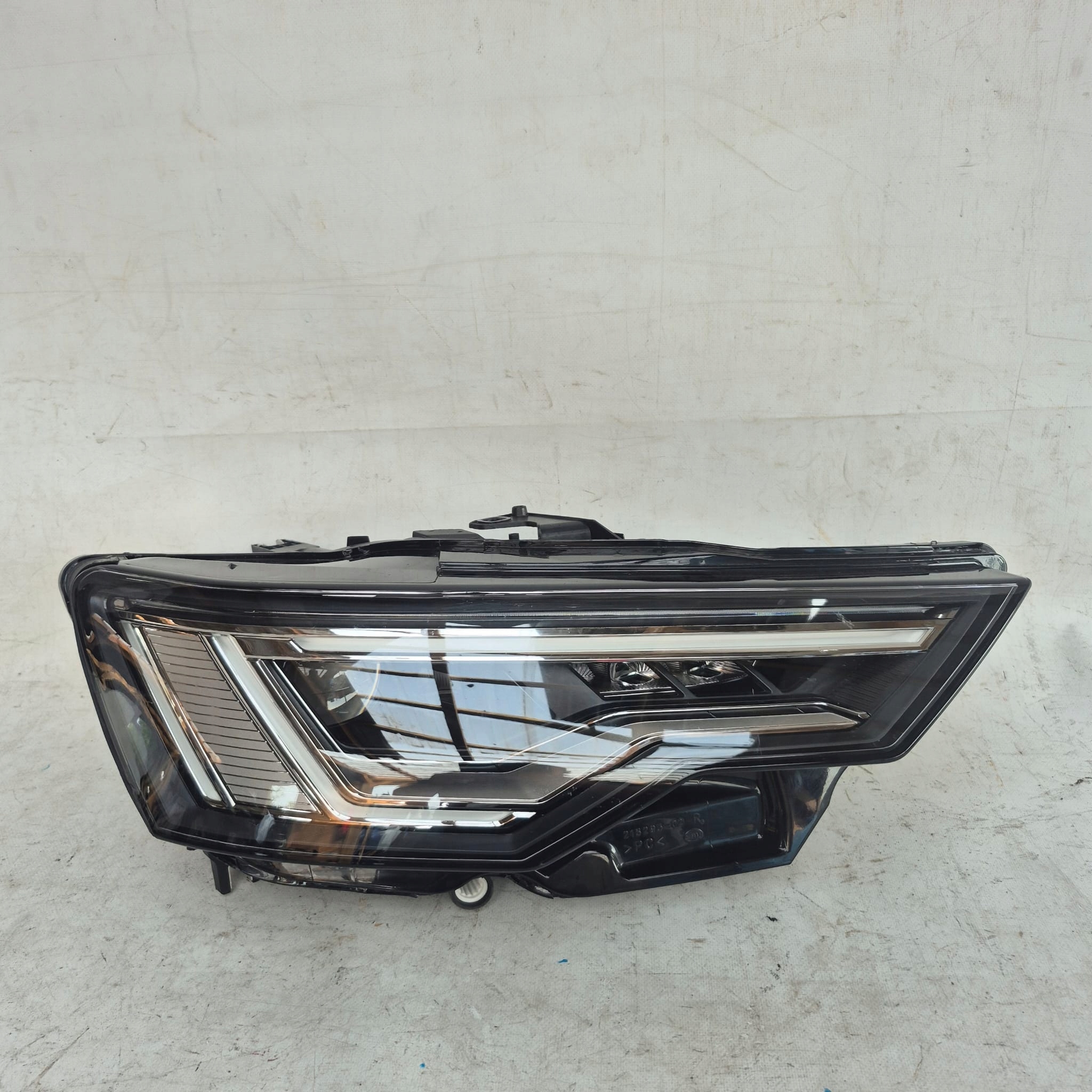Audi A6 C8 4K0 18- фара правая full led 4K0941040E
