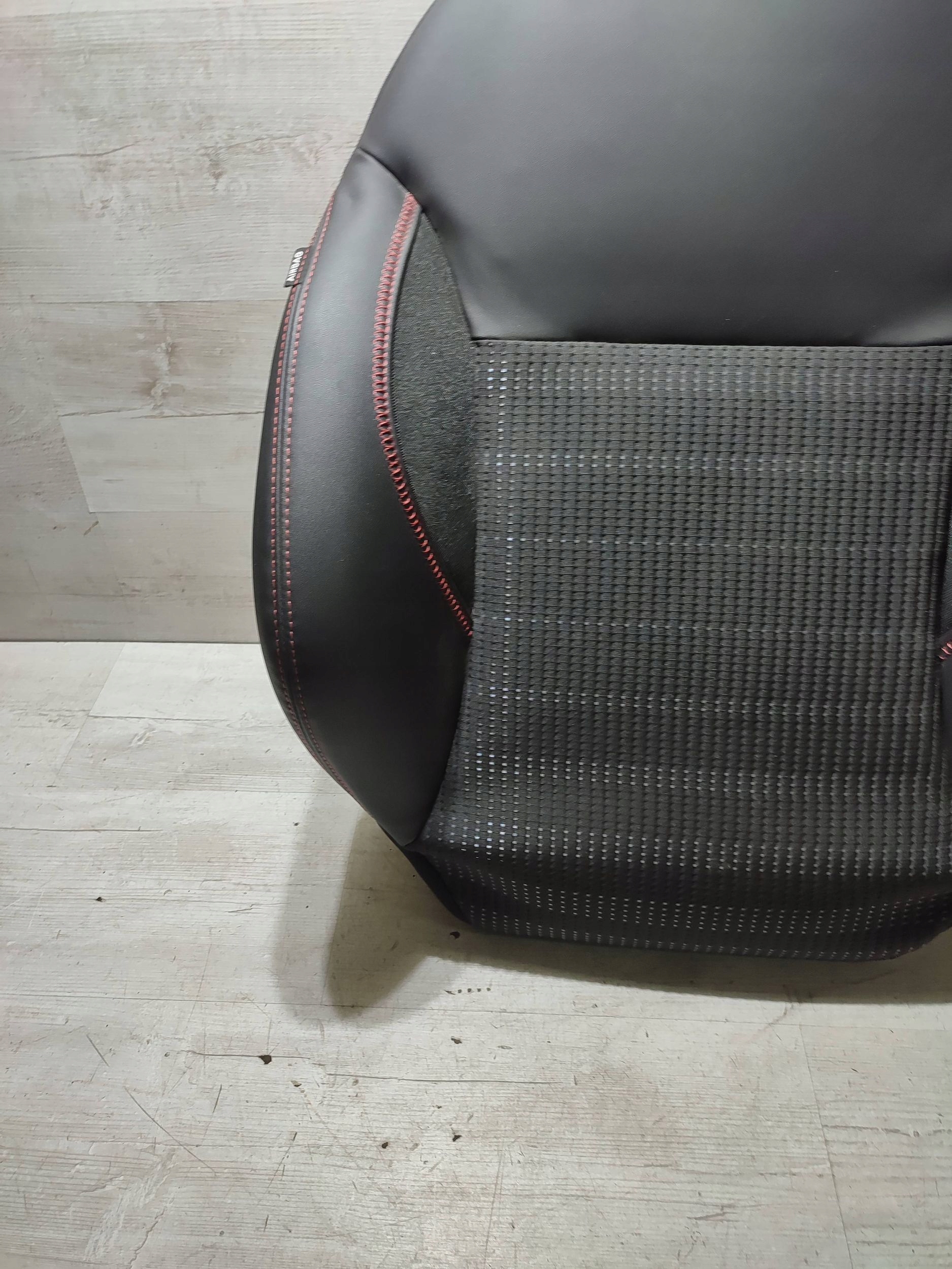 Peugeot 2008 and 2018 front right side seat oparcie