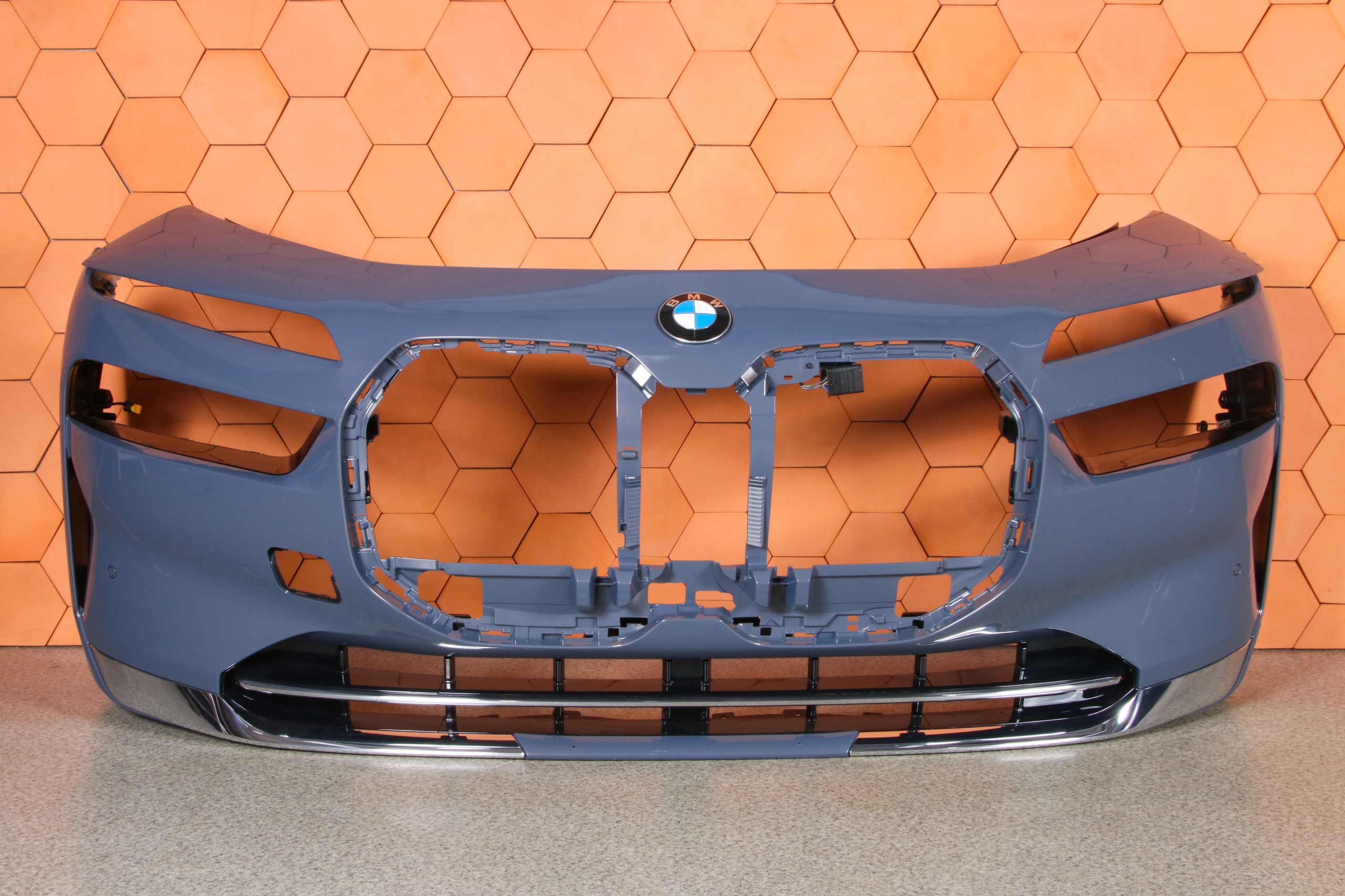 BMW 7 G70 i7 bumper front front colour C55