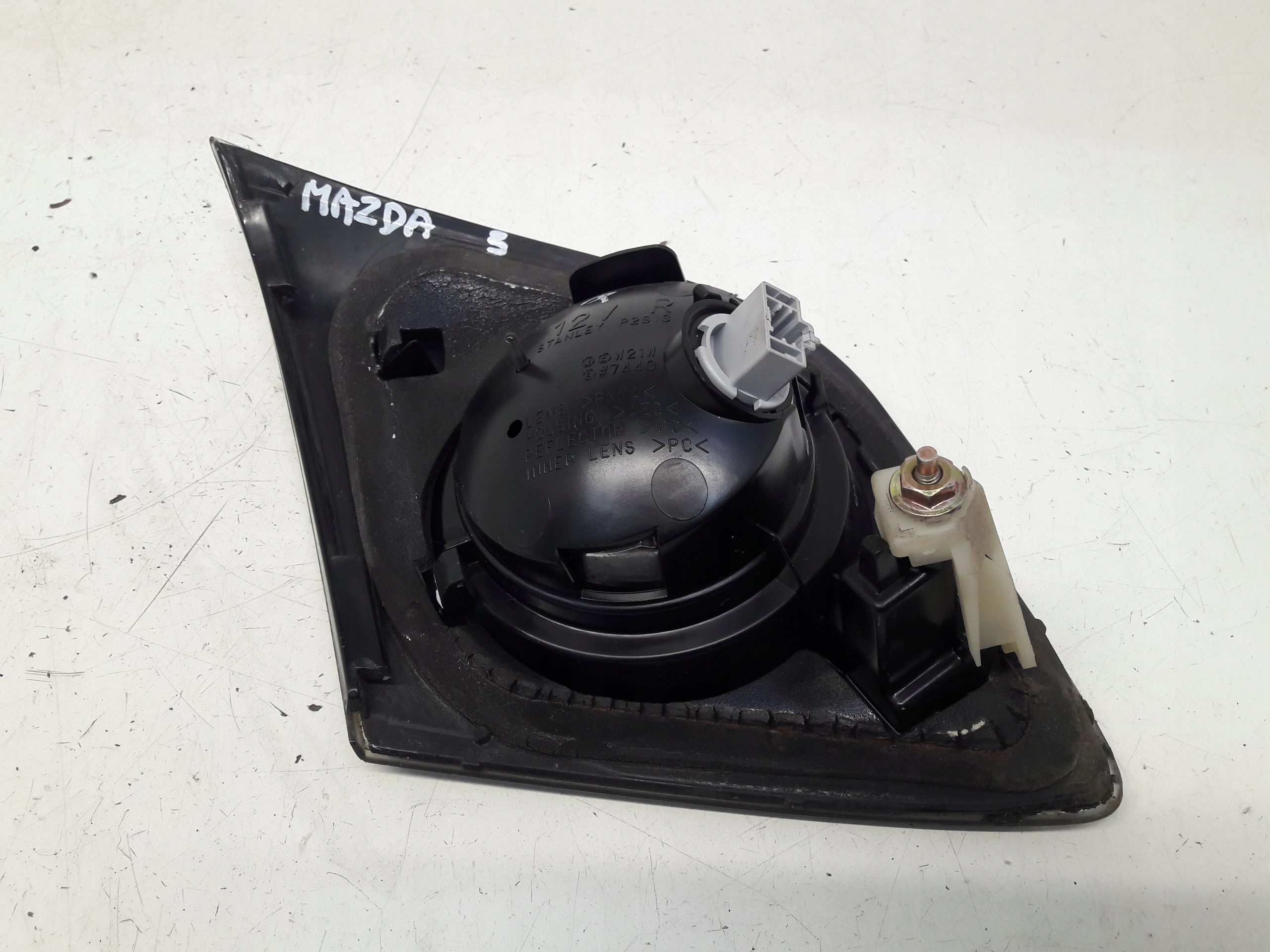 light to the bonnet right LED Stanley Mazda 3 LIFT