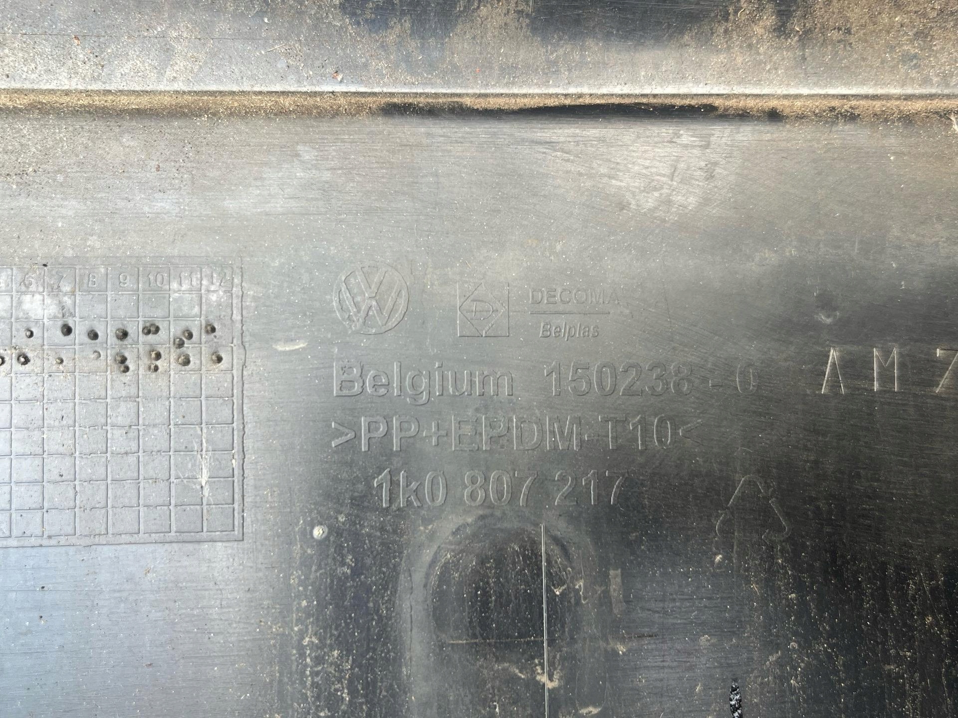 nárazník předek Volkswagen Golf 5 2005 1K0807221