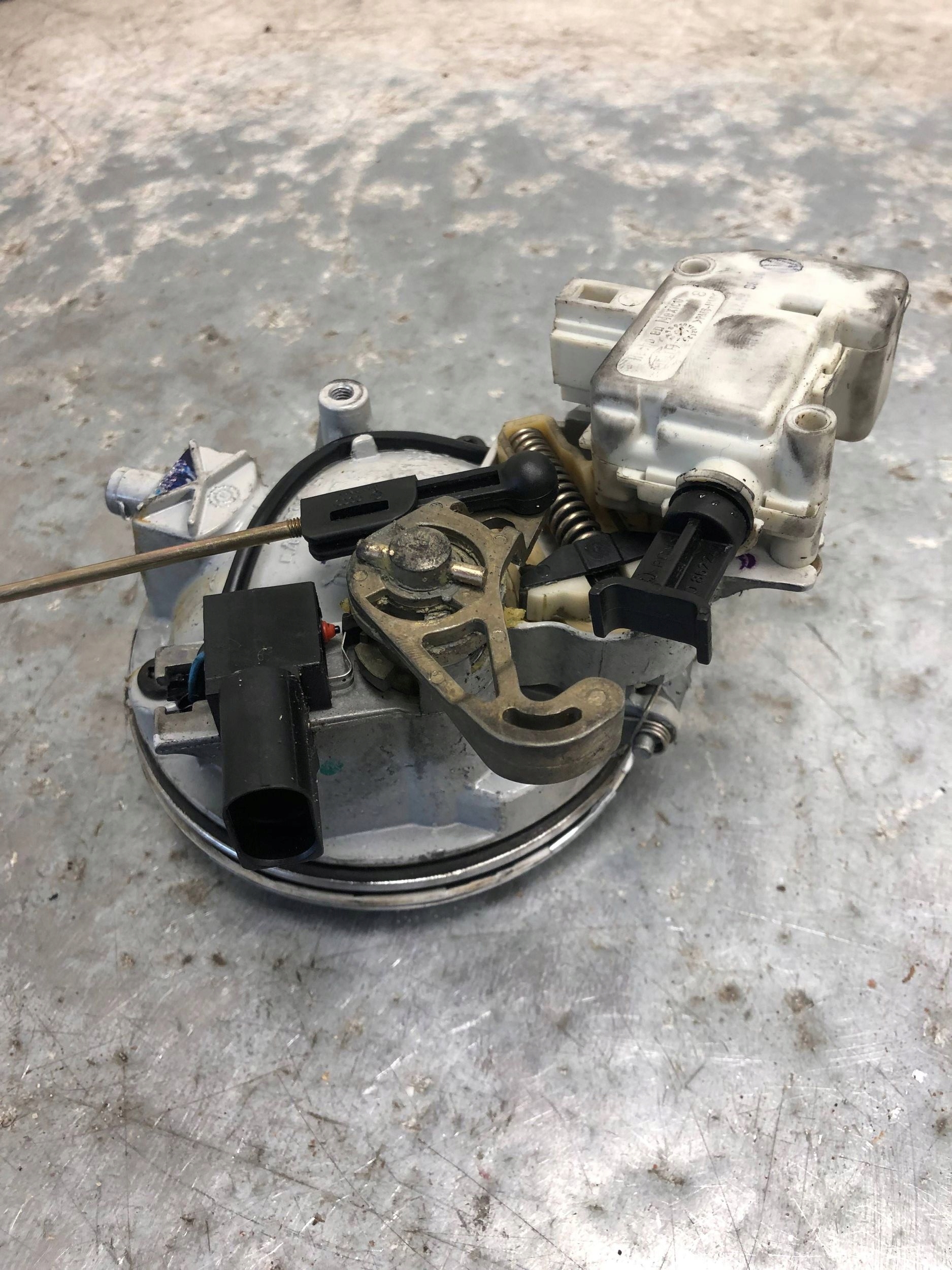bracket lock bonnet boot VW NEW BEETLE 1C0827297
