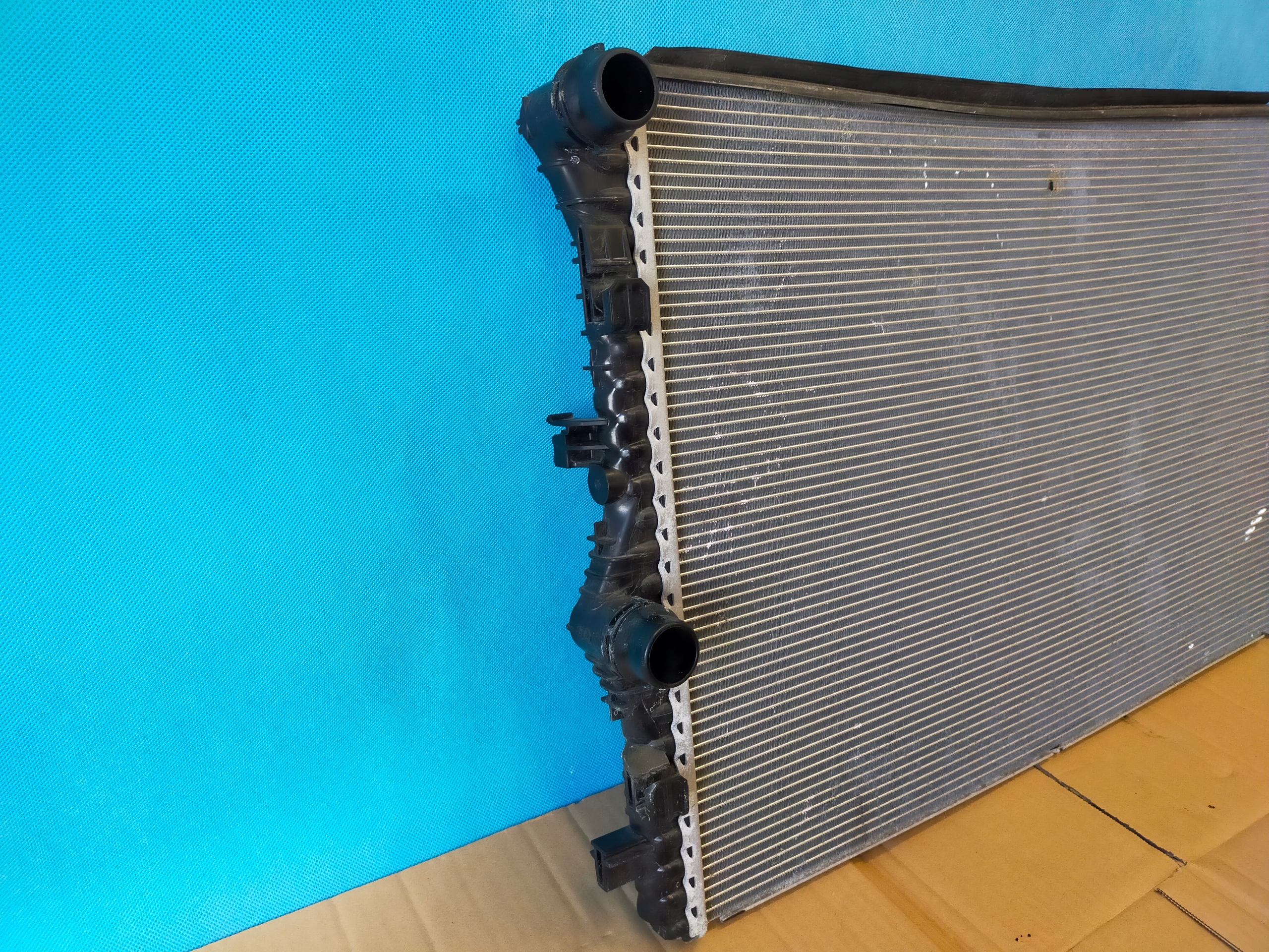 VW TIGUAN ALLSPACE 2022 R 1.5 TSI 110KW CHŁODNICA WODY 5WA121251D Producent części Volkswagen OE