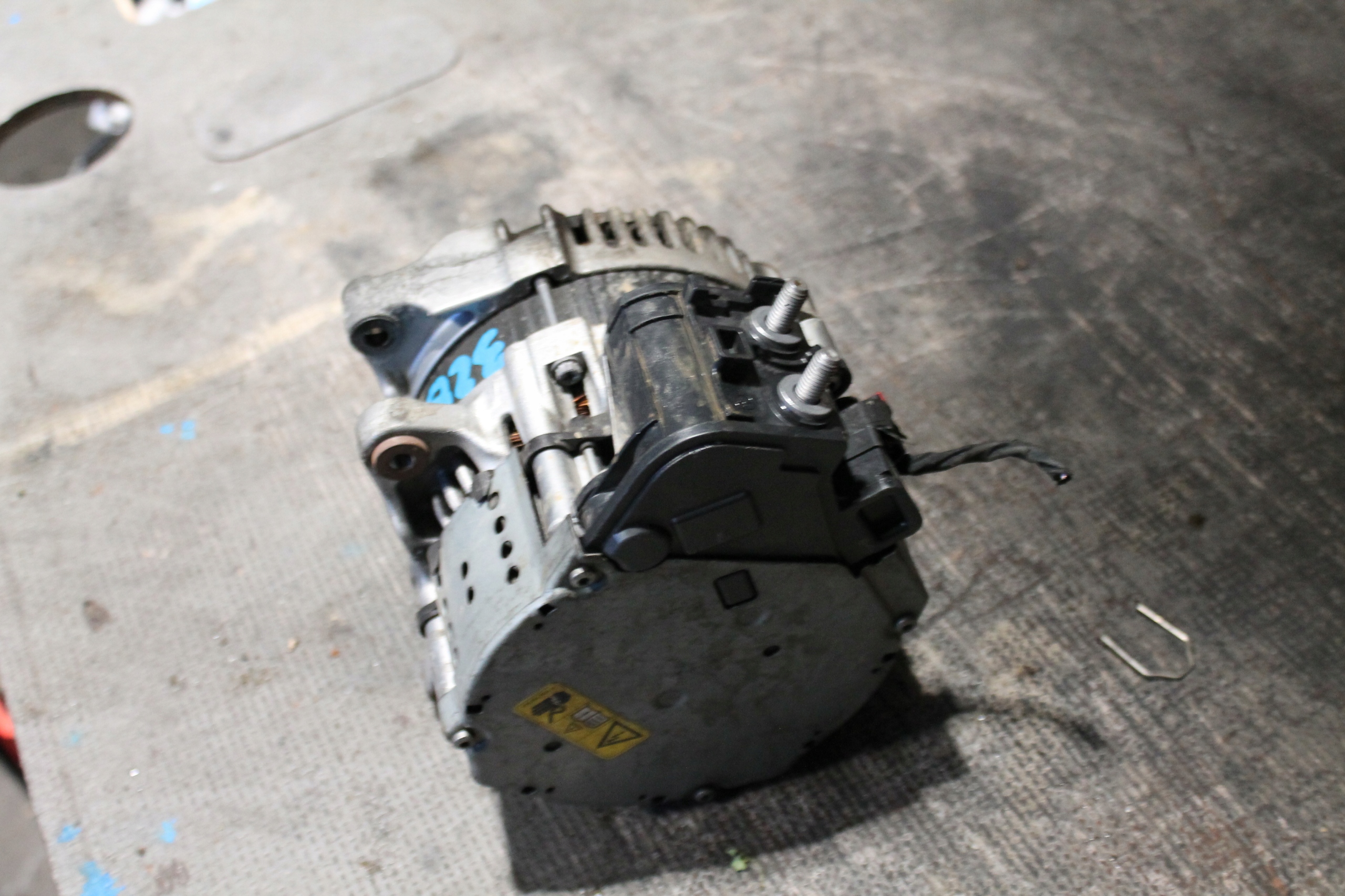 3288. ALTERNATOR FORD L1TA-11238-AD