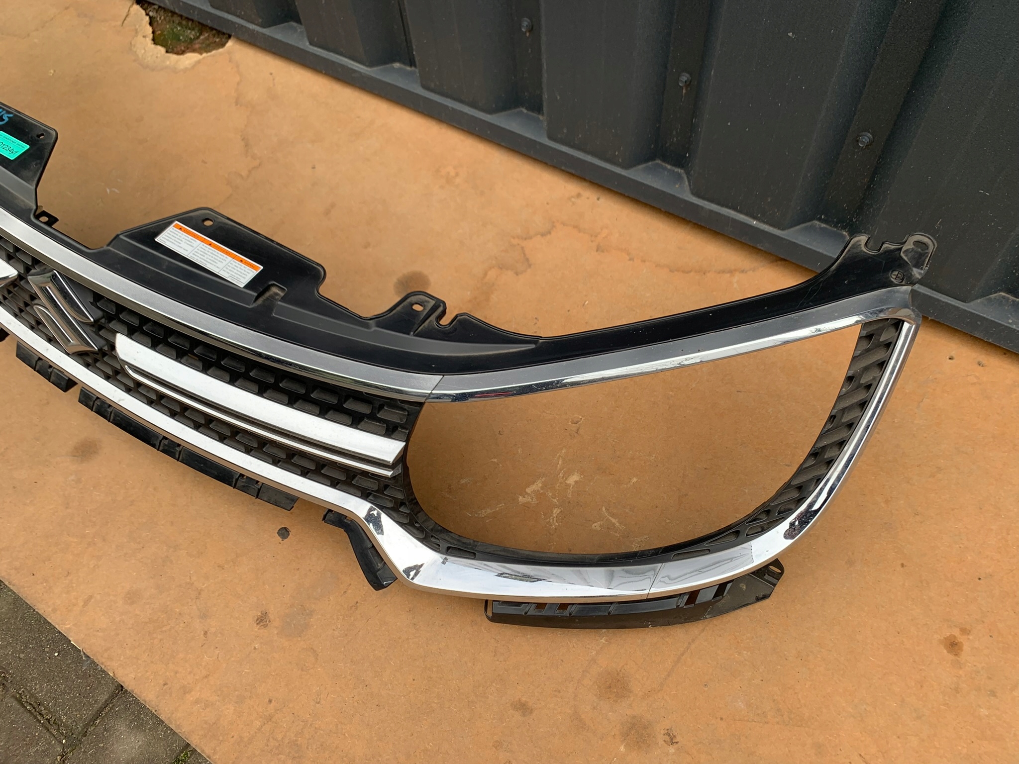 Suzuki Ignis I FH Kühlergrill FRONTGRILL Kühlergitter 7211262R0SUZU - Thumbnail 3