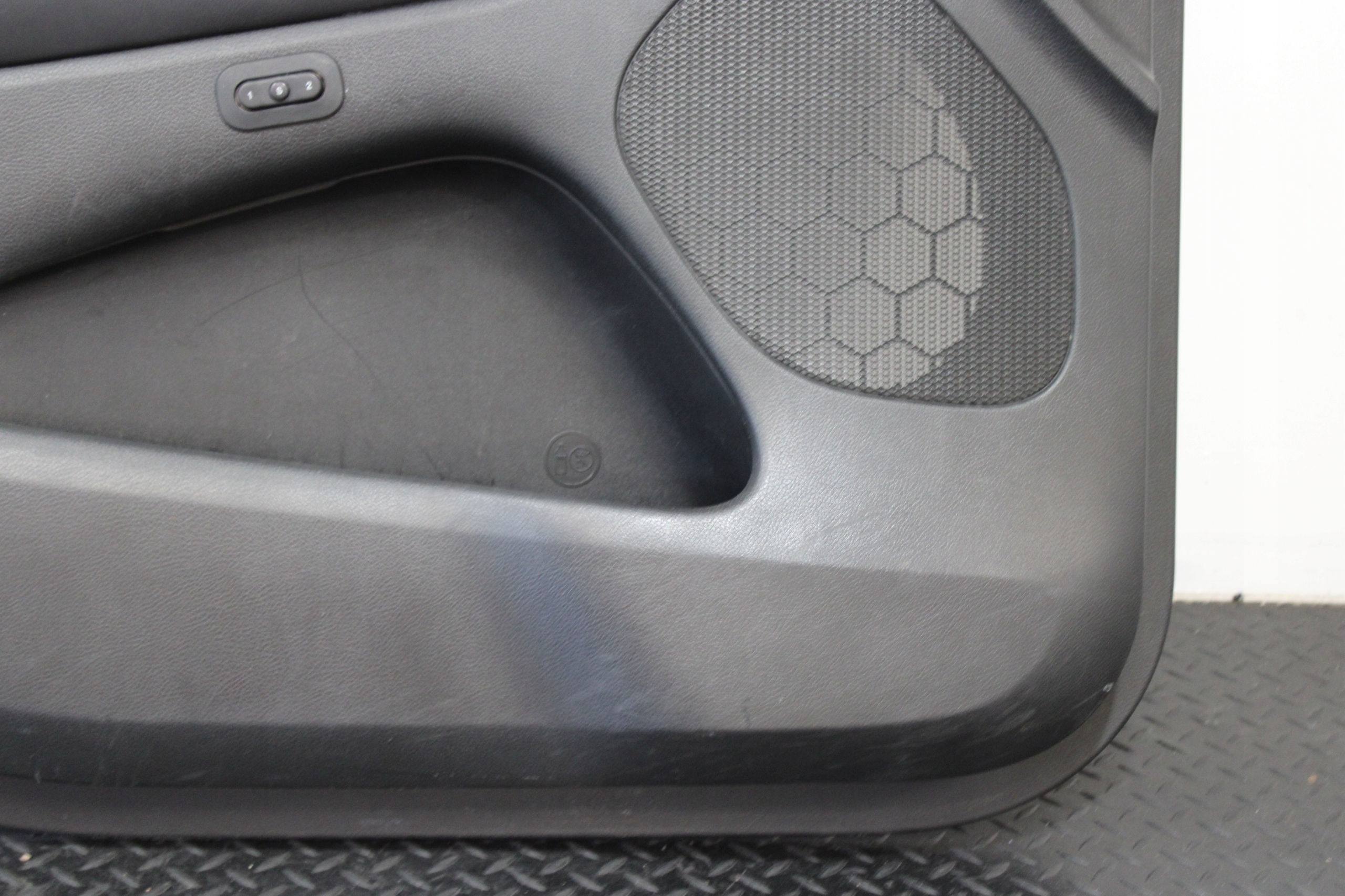side upholstery door left front JEEP GRAND CHEROKEE WK2 LIFT