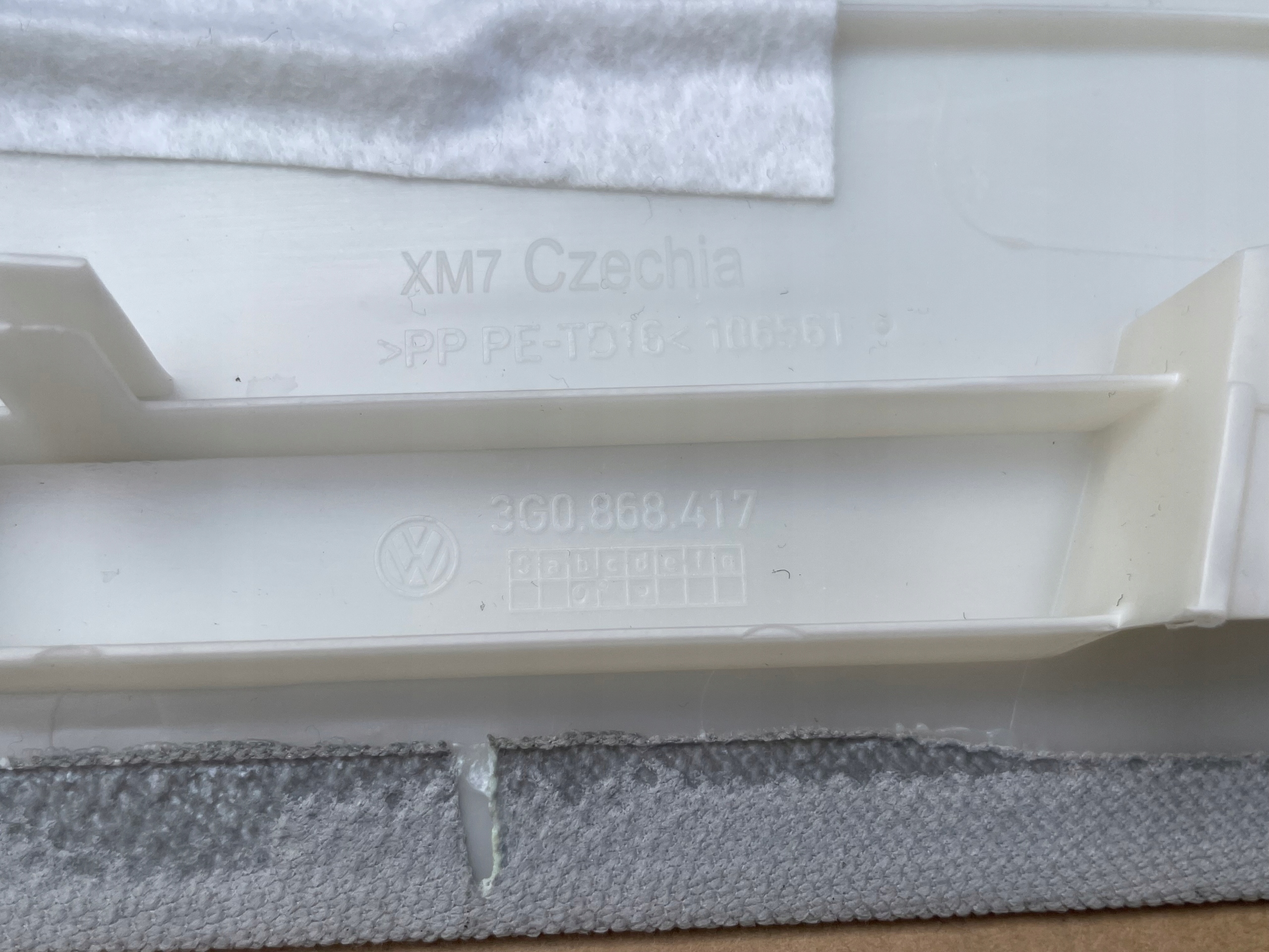 cover SLUPKA PASSAT B8 3G0868417 left original as new