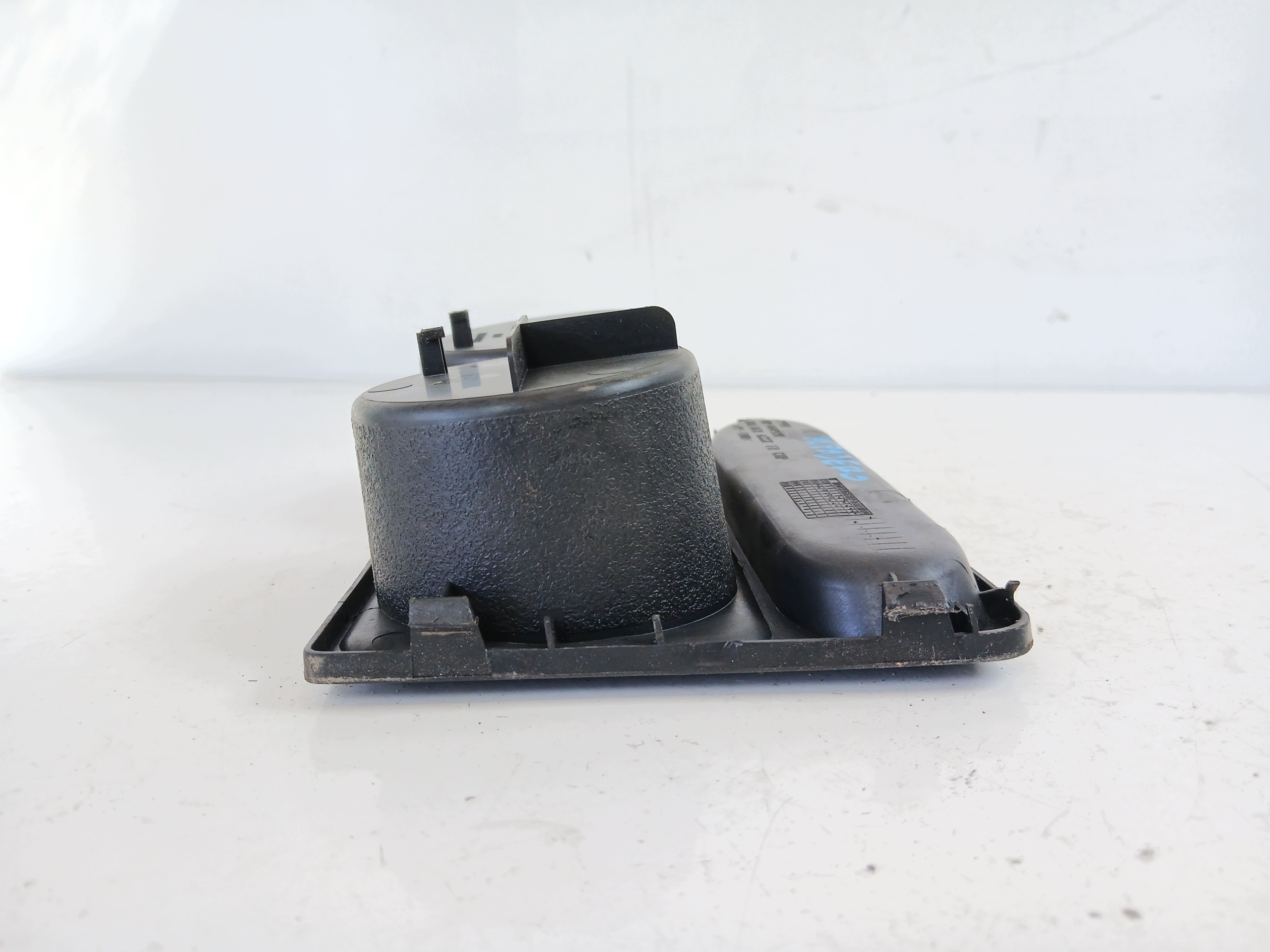 MITSUBISHI PAJERO III bracket for KUBEK CUPHOLDER MR444930
