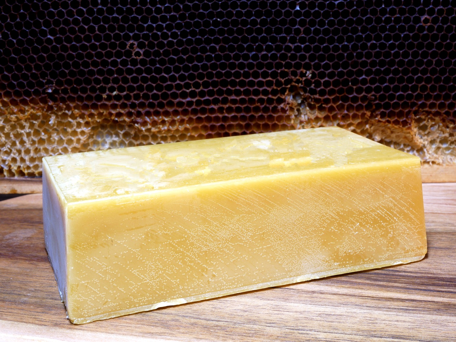 

Wosk Na Świece- Pszczela Sztabka 500g