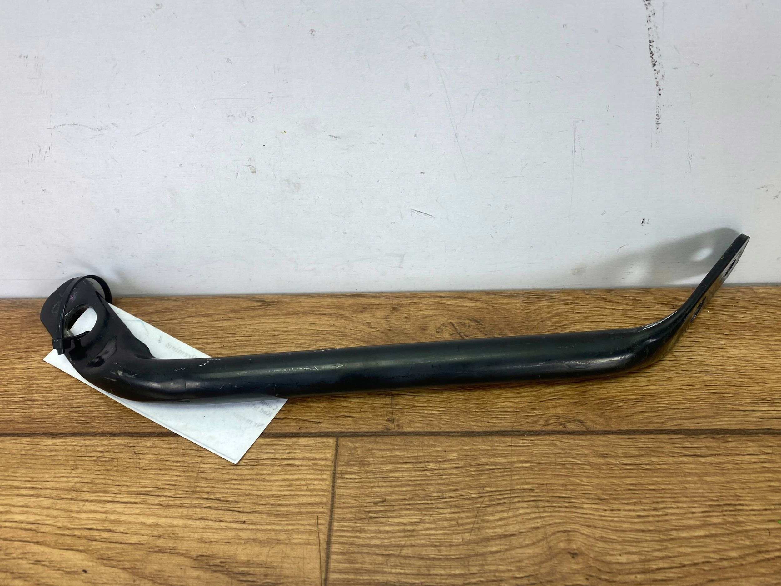 console supports of the front left Ford Mustang VII MK7 S650 2024+