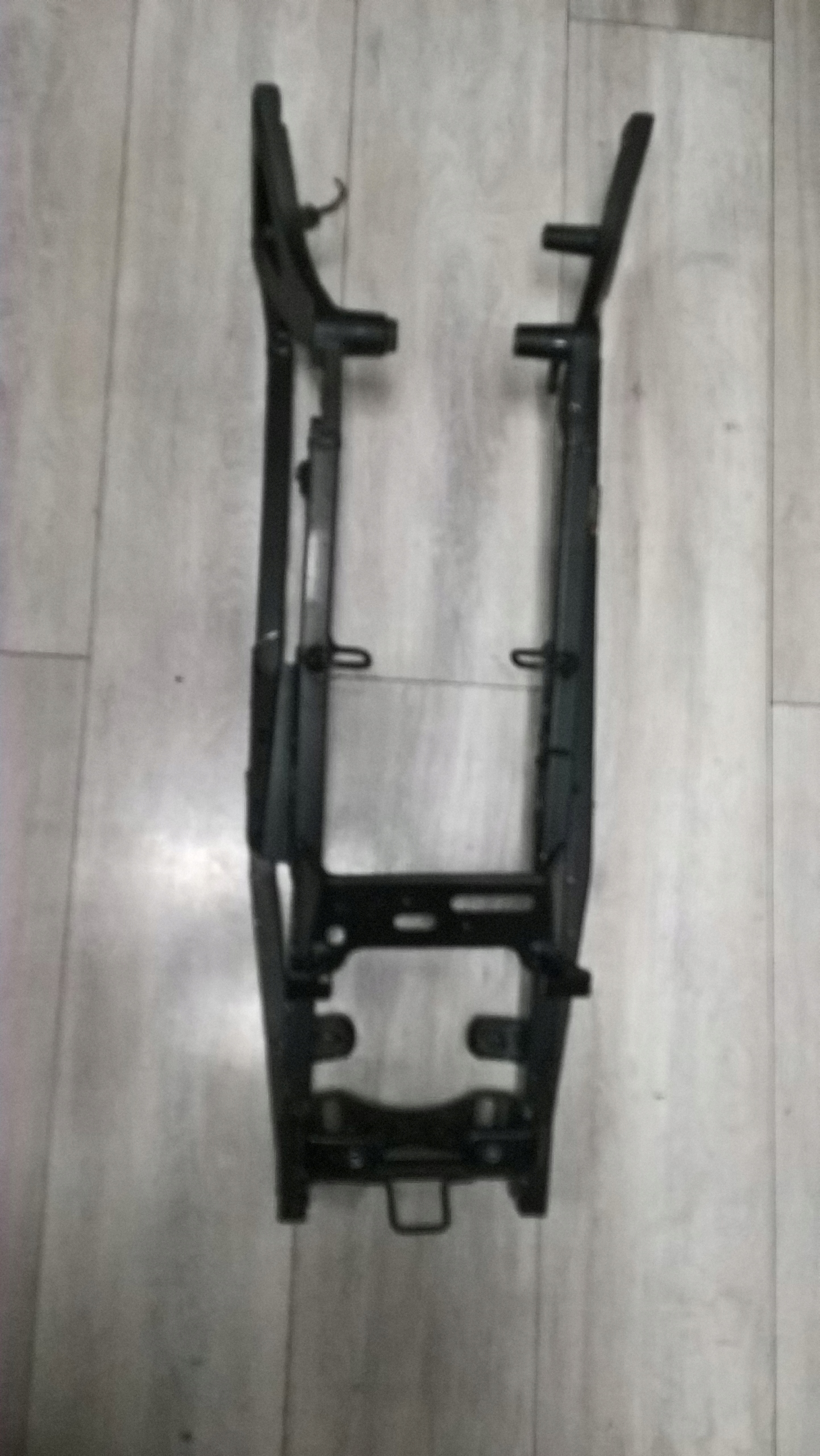 SUZUKI GSXR 1000 стійка задня задня K3 K4 рама GSX R