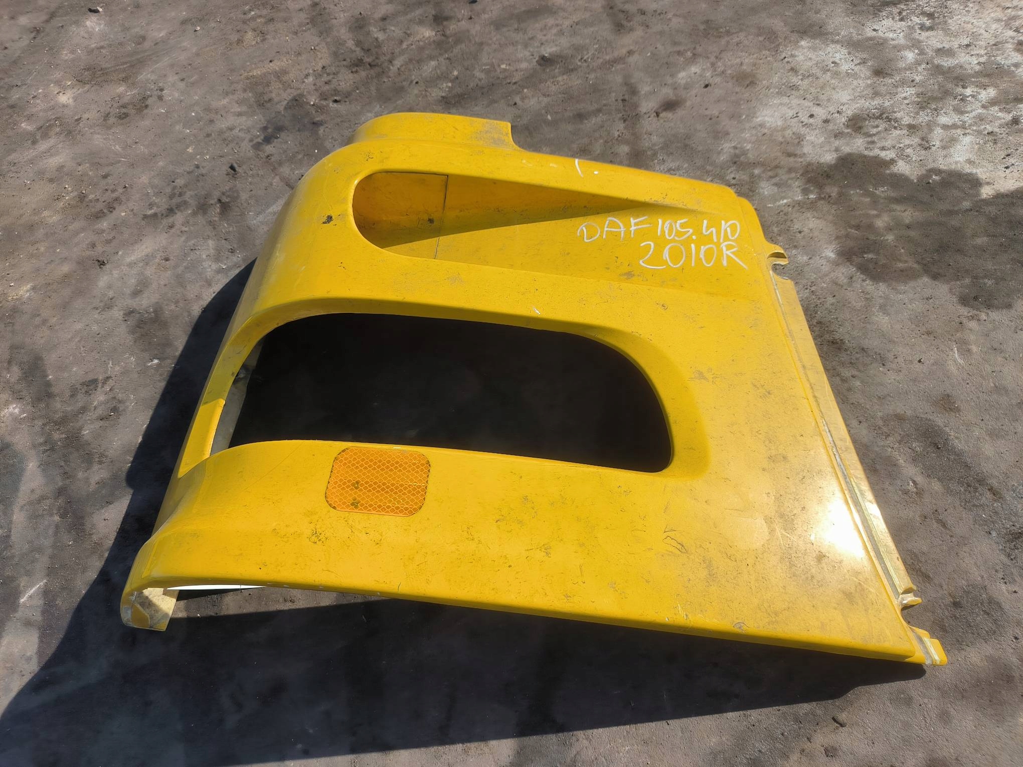 Blende Abdeckung OKULAR Ecke rechts DAF XF105 410