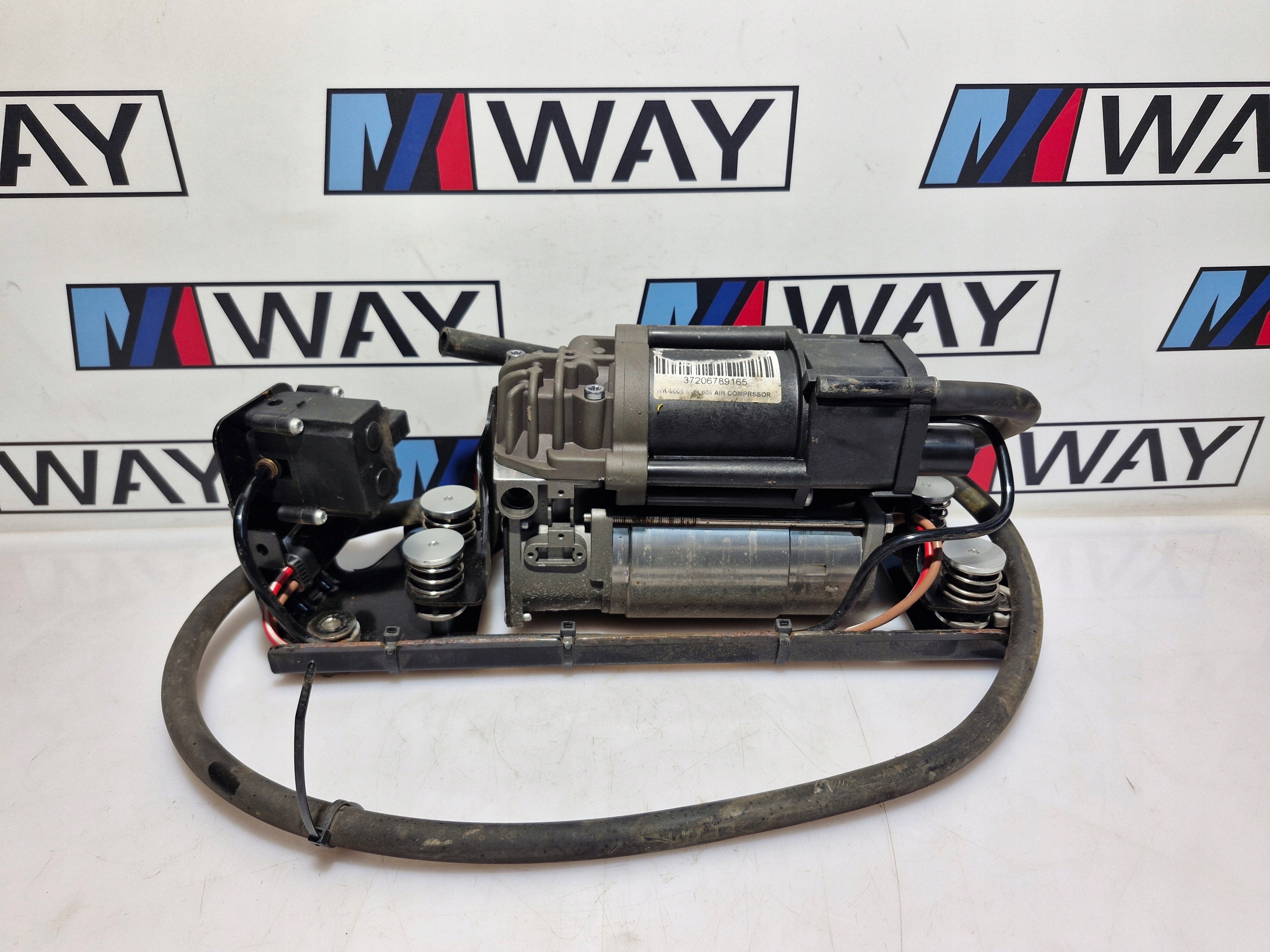BMW 5 F07 F11 compressor; springing 6789165