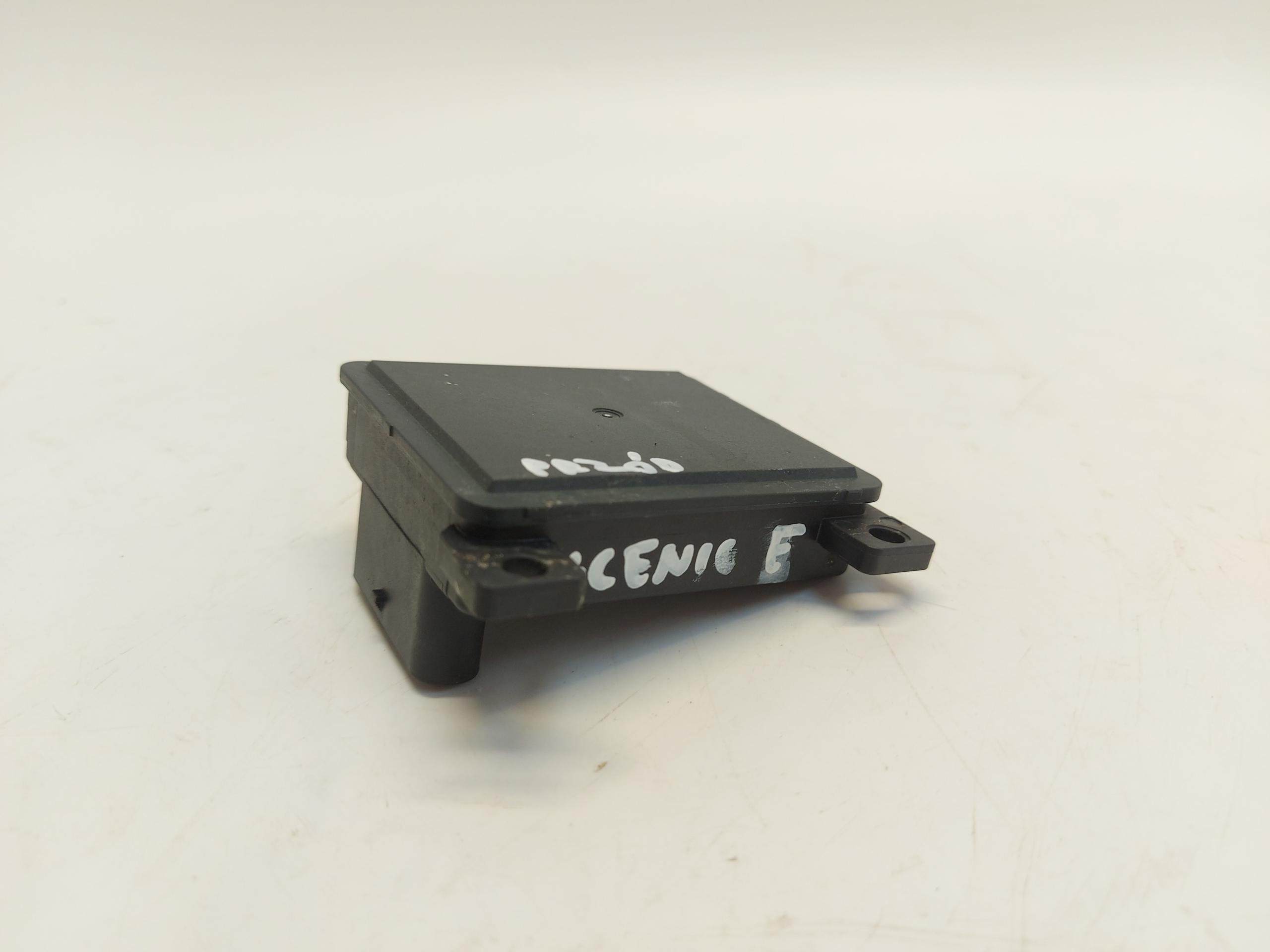 RENAULT Scenic E-Tech V 5 Radar asystent stěny předek 284470679R