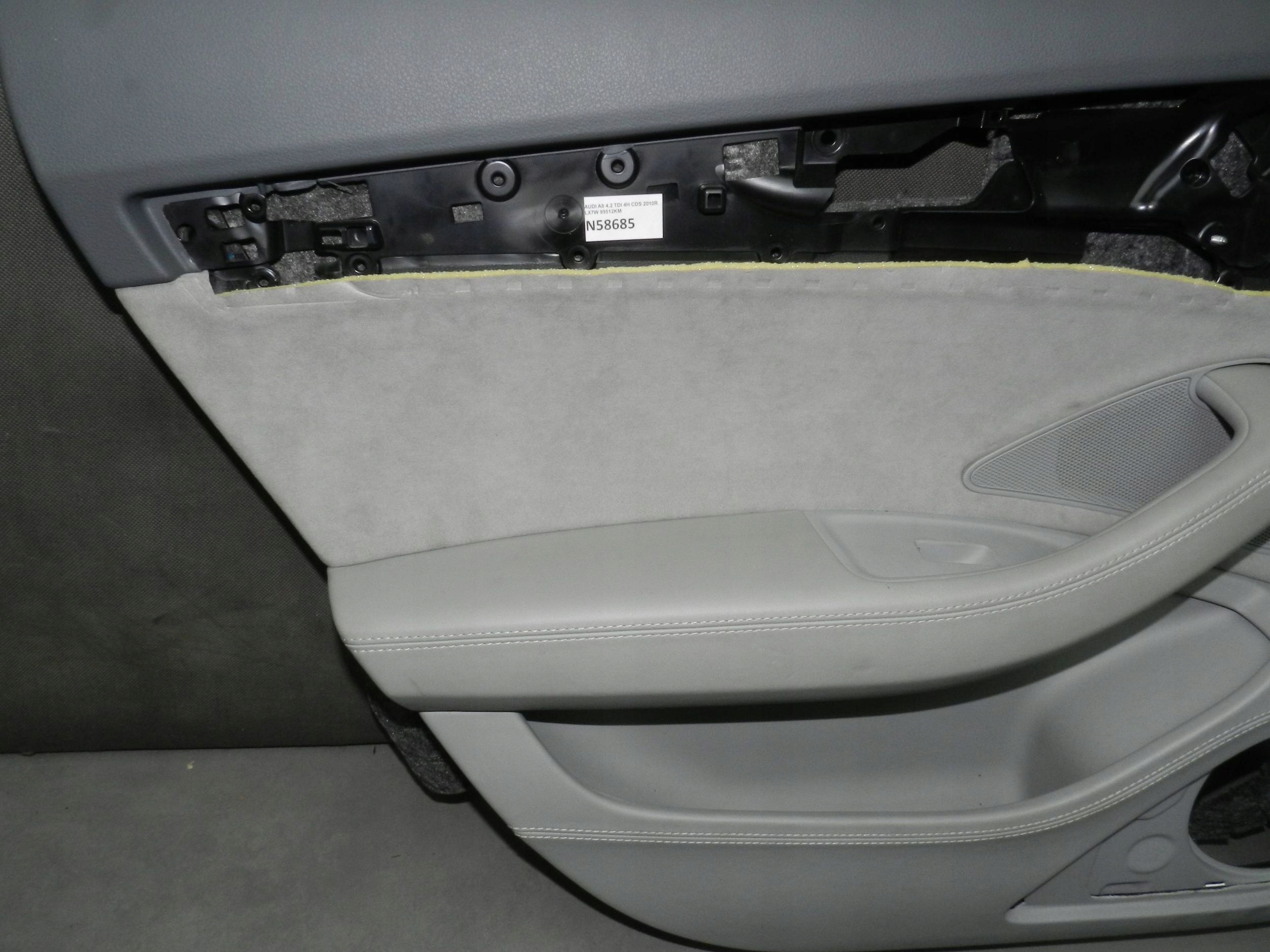 Audi A8 S8 D4 4H side door left rear part 4H0868067