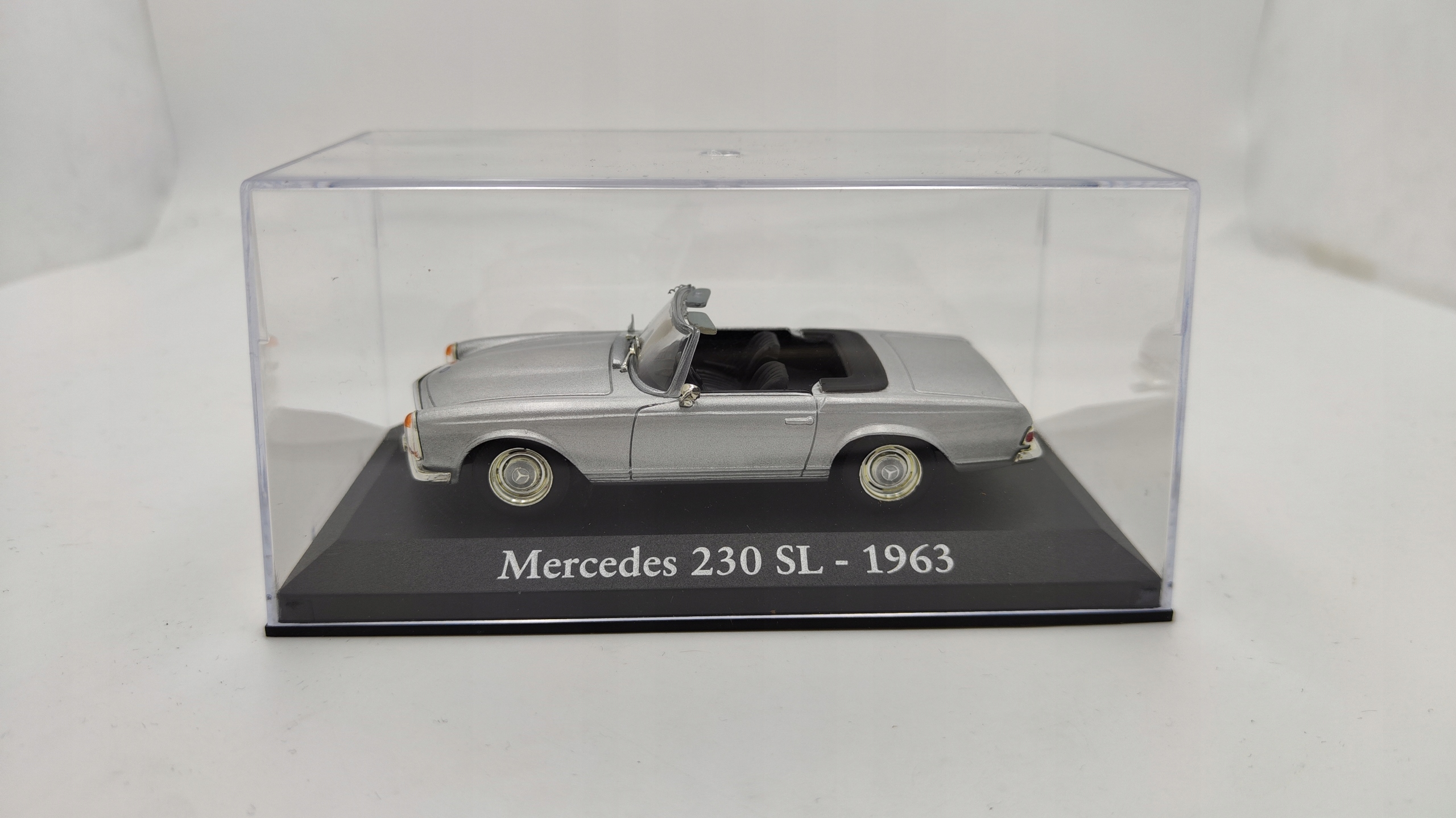 Mercedes 230 Sl 1963 1:43 RB4