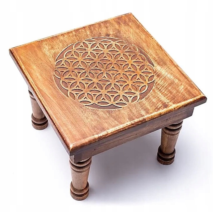 Dřevěný konferenční stolek se symbolem květu života Květina života