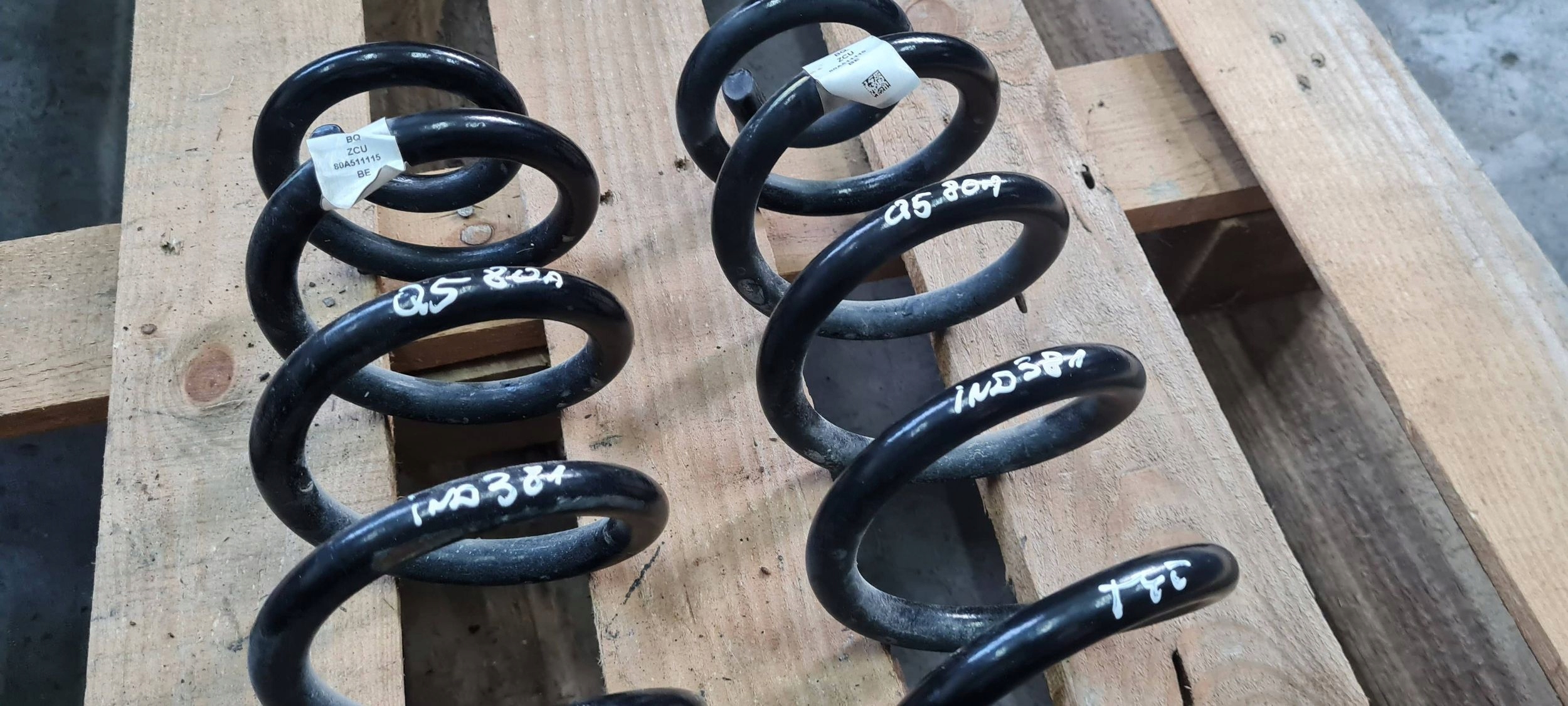 Q5 80A spring springs rear part rear. 2.0 TFSI 2X 80A511115BE