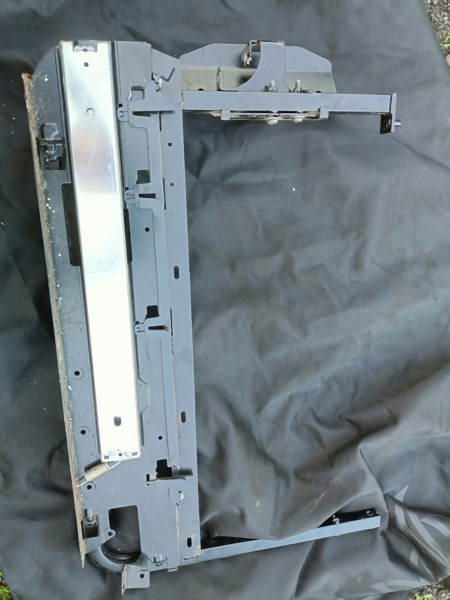 SZYNA PROWADNICA SZUFLADY LODÓWKI SCANIA R S NGS