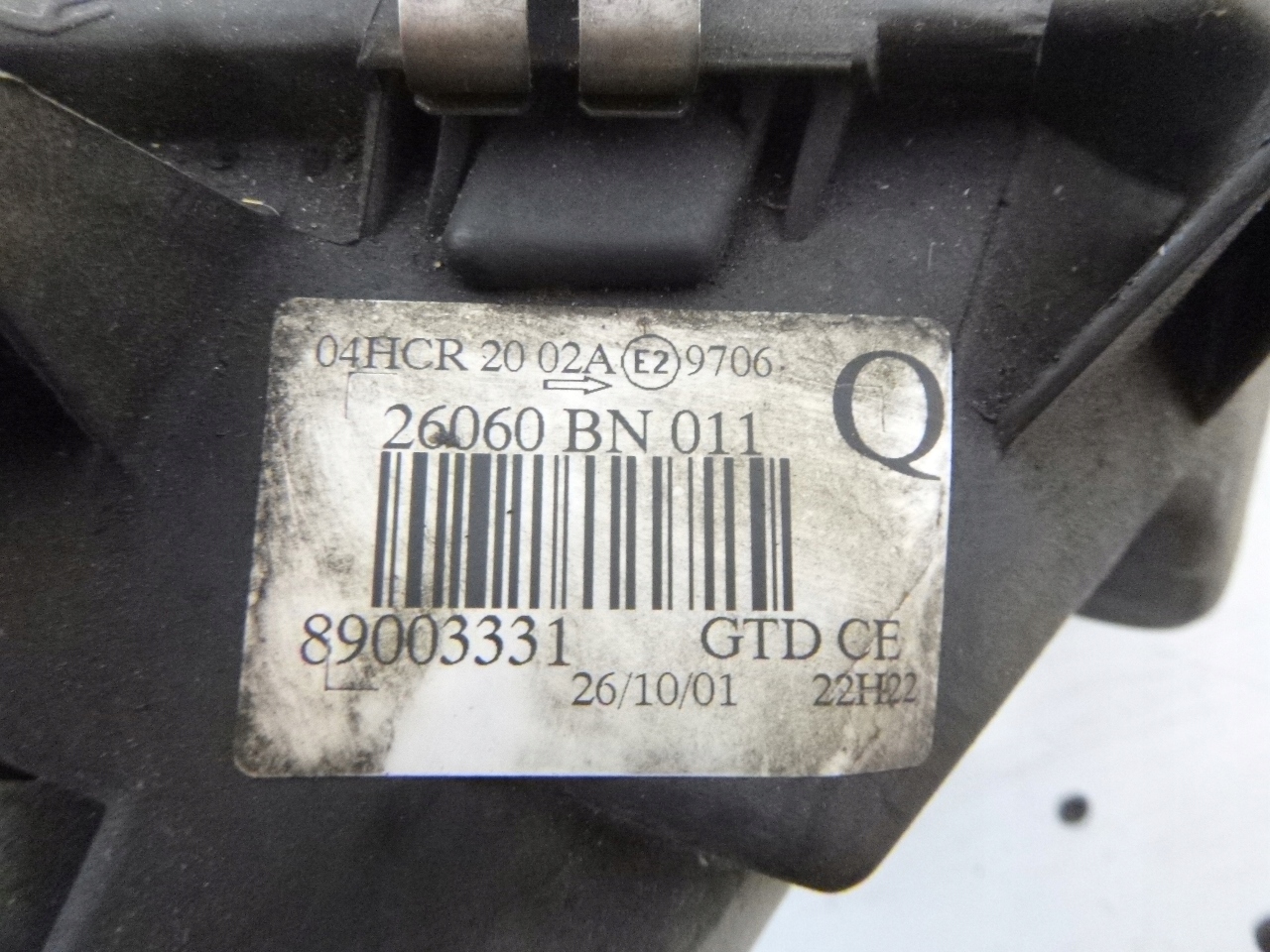 light front Nissan Almera N16 00-03r.