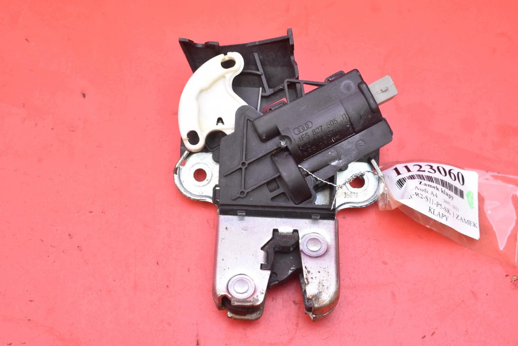 lock bonnet rear part boot 4F5827505D AUDI A4 B8 sedan 07-11