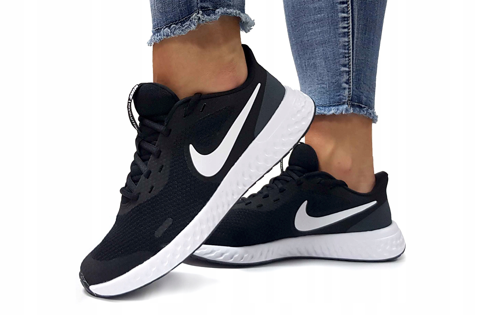 nike revolution 5 bq5671