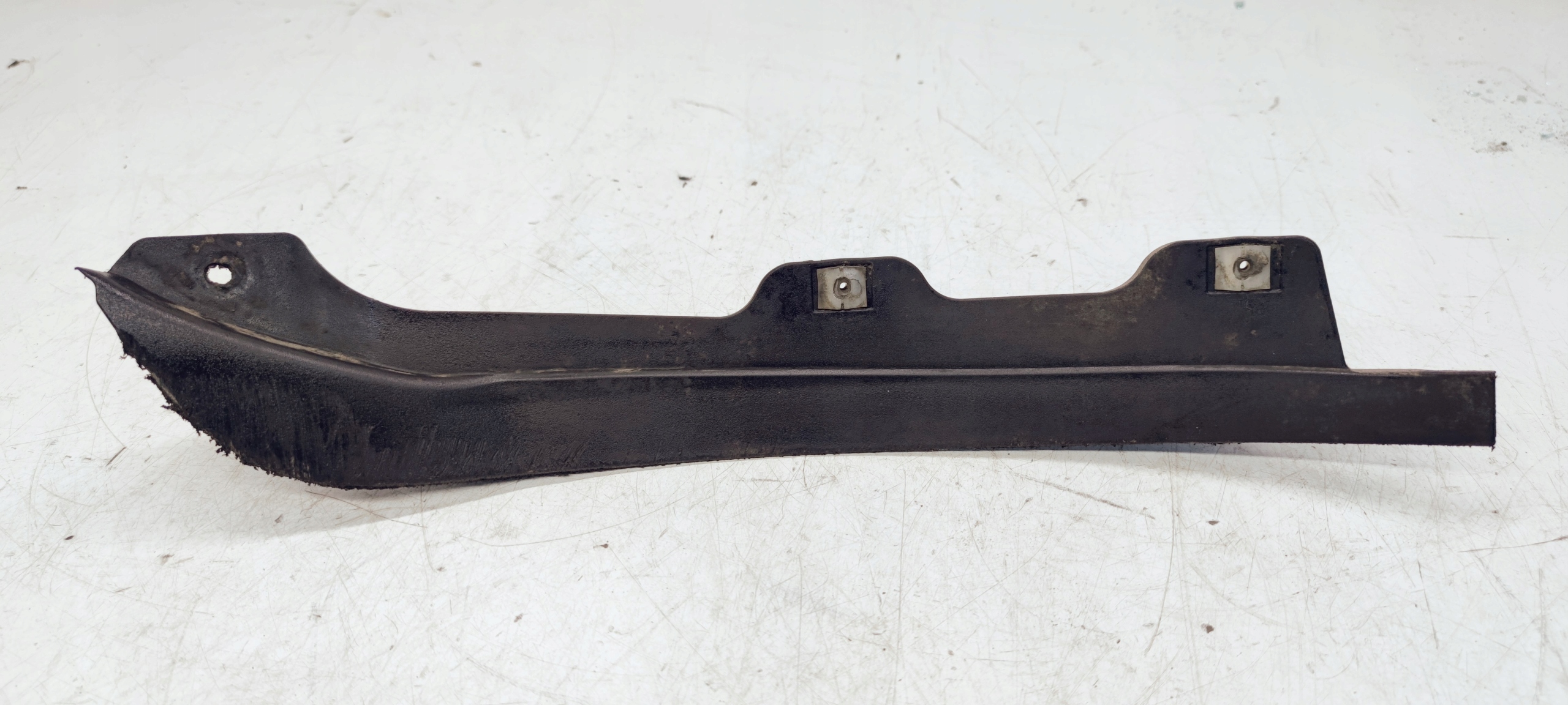 CHLAPACZ SPOJLERA LEWY AUDI A4 B8 8K0853887A